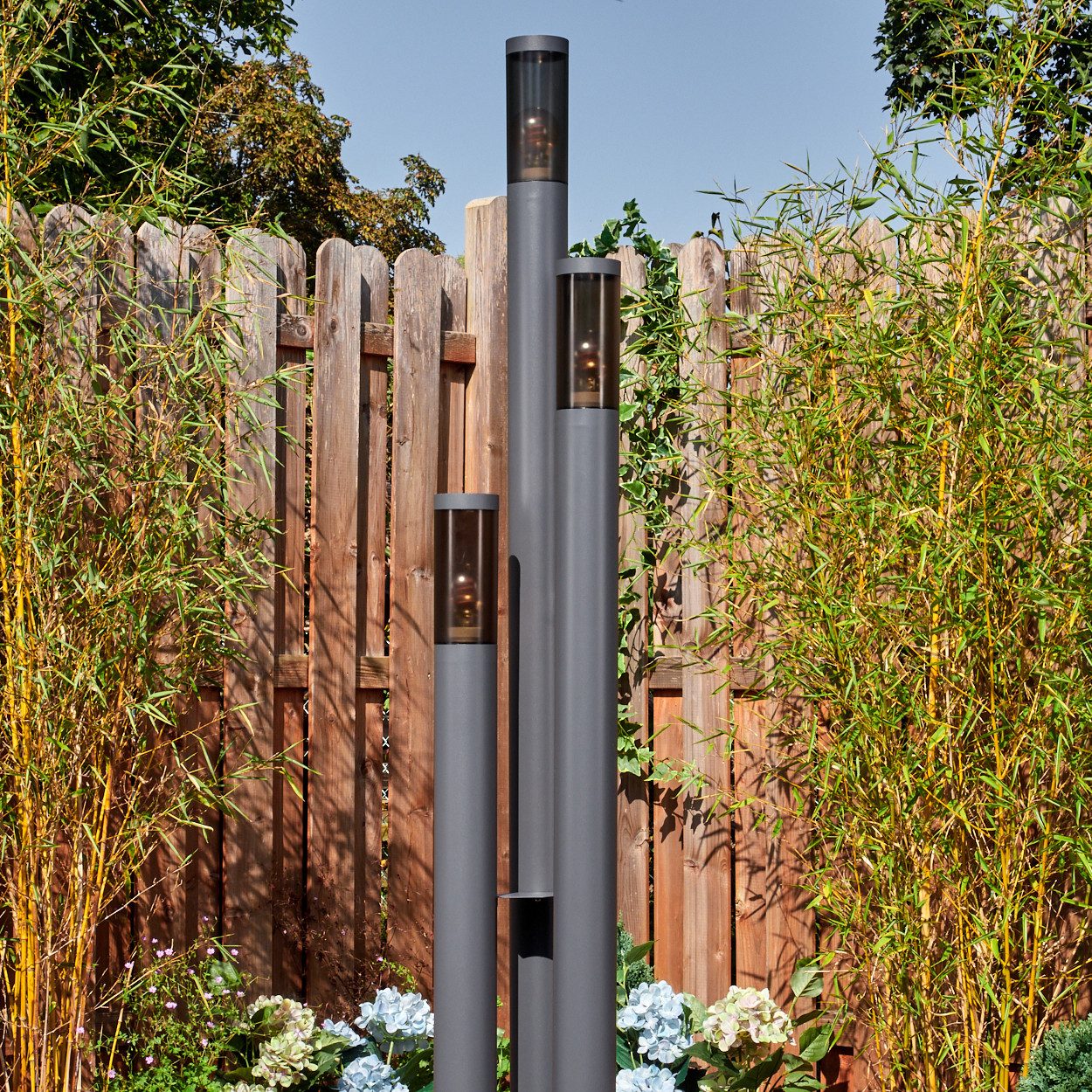 hofstein Pollerleuchte Außenwegeleuchte aus Metall/Kunststoff in Anthrazit/Rauch oder Weiß, ohne Leuchtmittel, moderne Wegeleuchte für Garten, Hof, Höhe 170 cm, 3 x E27, IP44