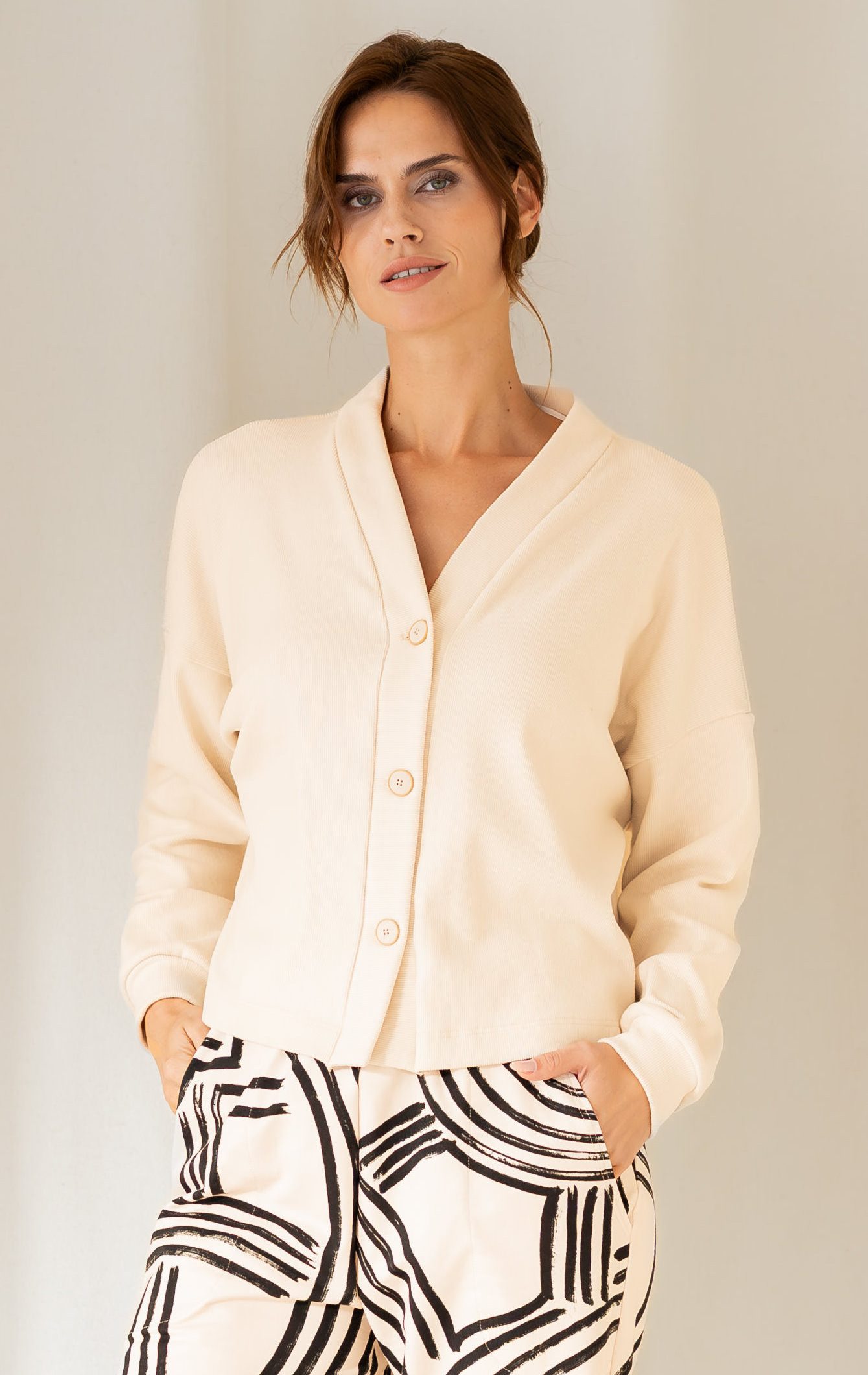 HUTSCHREUTHER Cardigan Damen Strickjacke Homewear (1-tlg) Modisches Design