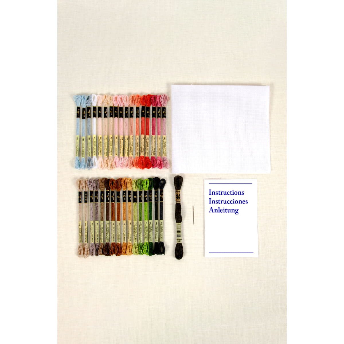 DMC Kreuzstich-Packung „Lili Liebt Rainbows“ – Inkl. Stoff, Garn, Nadel & Anleitung, 15 X 20 Cm, Schwierigkeit: Mittel