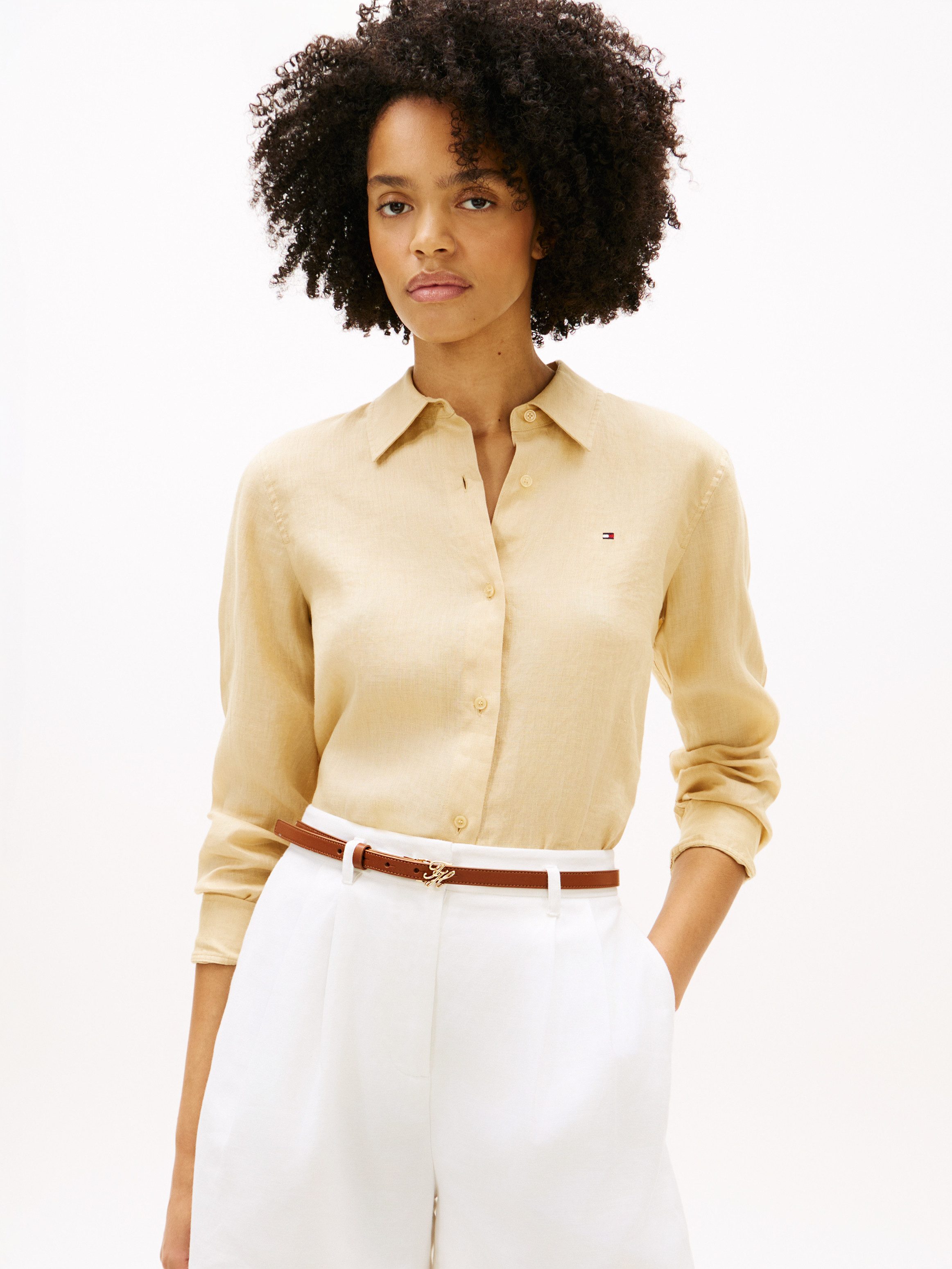 Tommy Hilfiger Hemdbluse ESS LINEN RELAXED SHIRT mit Logostickerei,kühlendes Premium Leinen