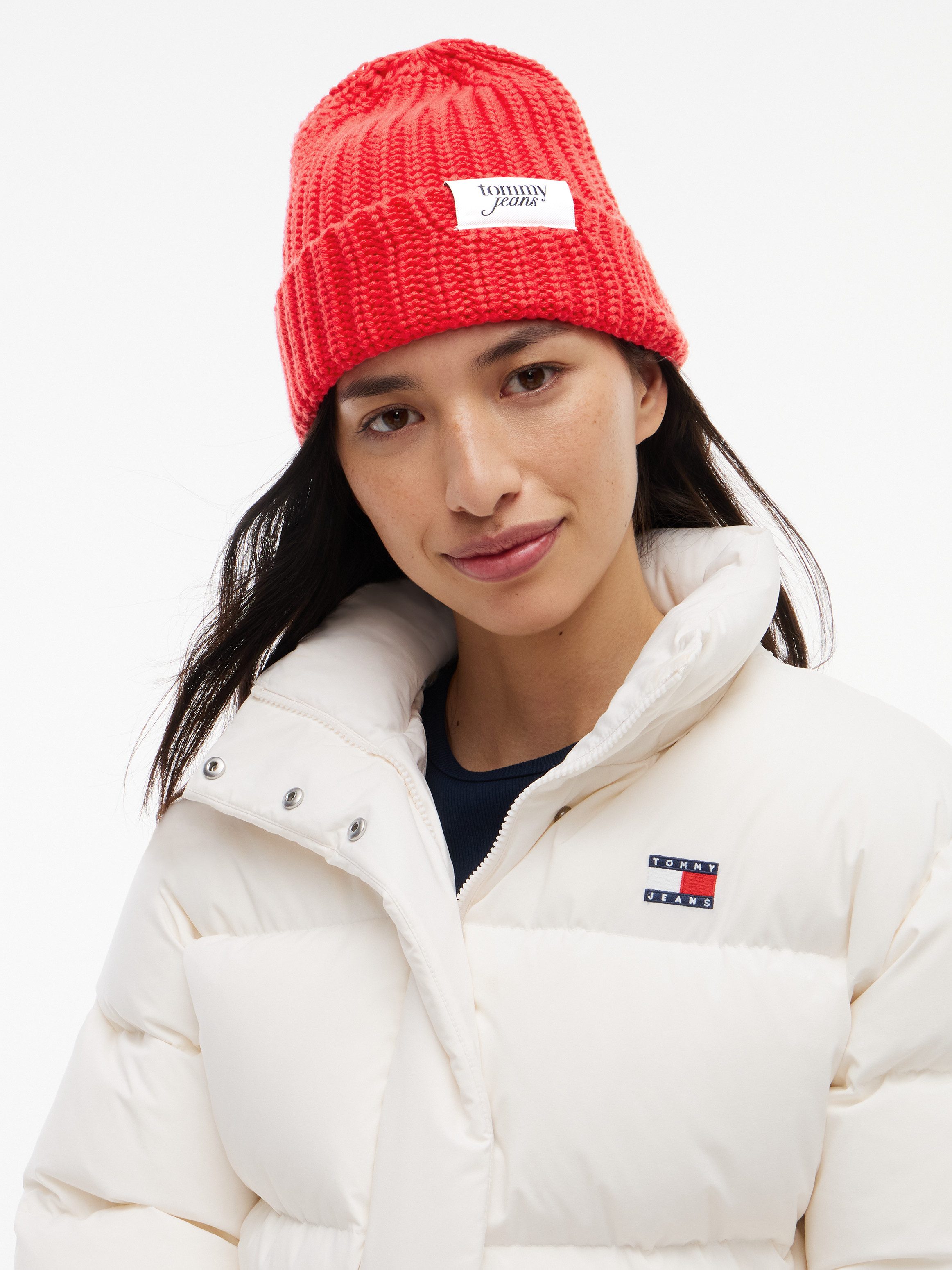 Tommy Jeans Beanie TJW SCRIPT aus grobem Rippstrick mit Logo-Label