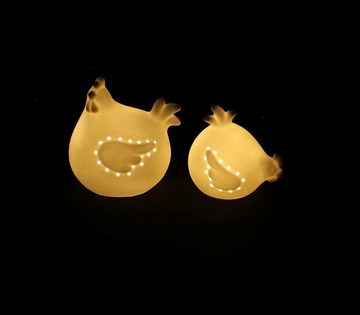 Dekoleidenschaft LED-Dekofigur Huhn "White" aus Porzellan, weiß, mit LED Beleuchtung, Osterdeko (2 St., im Set), zum hinstellen, Hühnerfigur, Dekofigur, Porzellandeko leuchtend