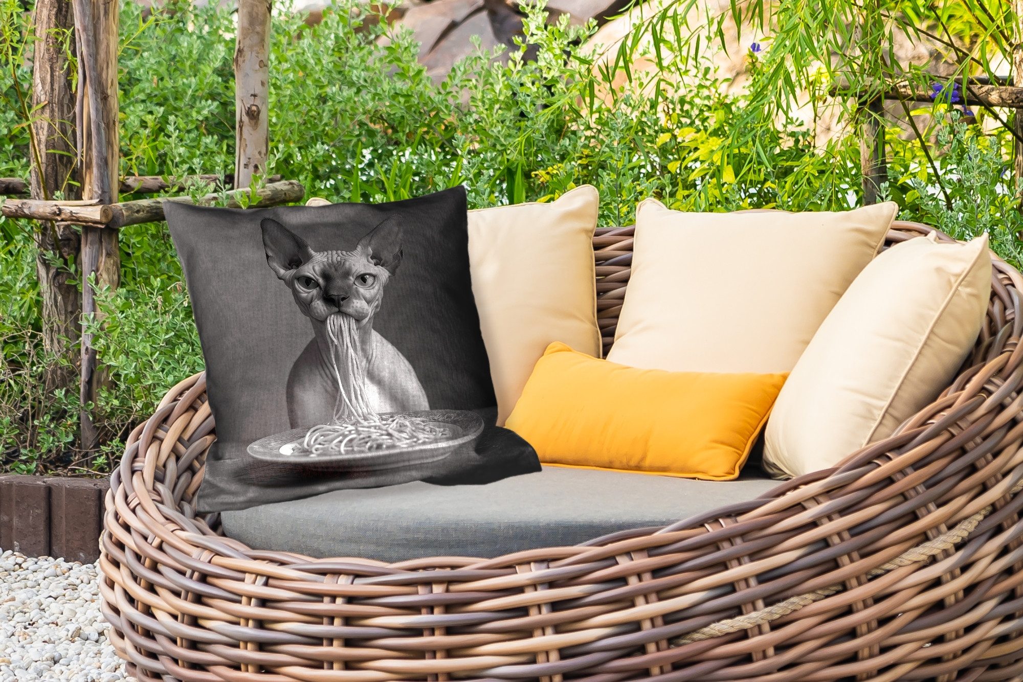 MuchoWow Dekokissen Sphynx - Katze - Tiere - Humor - Spaghetti - Schwarz und Weiß, Kissenhülle für den Außenbereich, Outdoor, Kissen, 50x50 cm