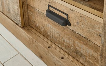 Furn.Design Standvitrine Stove (Vitrinenschrank in Used Wood, Schiebetür und 3 Schubladen) Soft-Close-Funktion