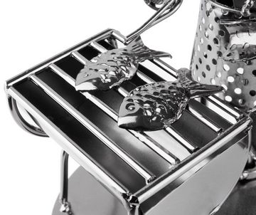 BRUBAKER Dekofigur Schraubenmännchen Grillmeister mit Fisch Grill (1 St), kunstvolle Metallskulptur für Köche und Griller, Metallfigur