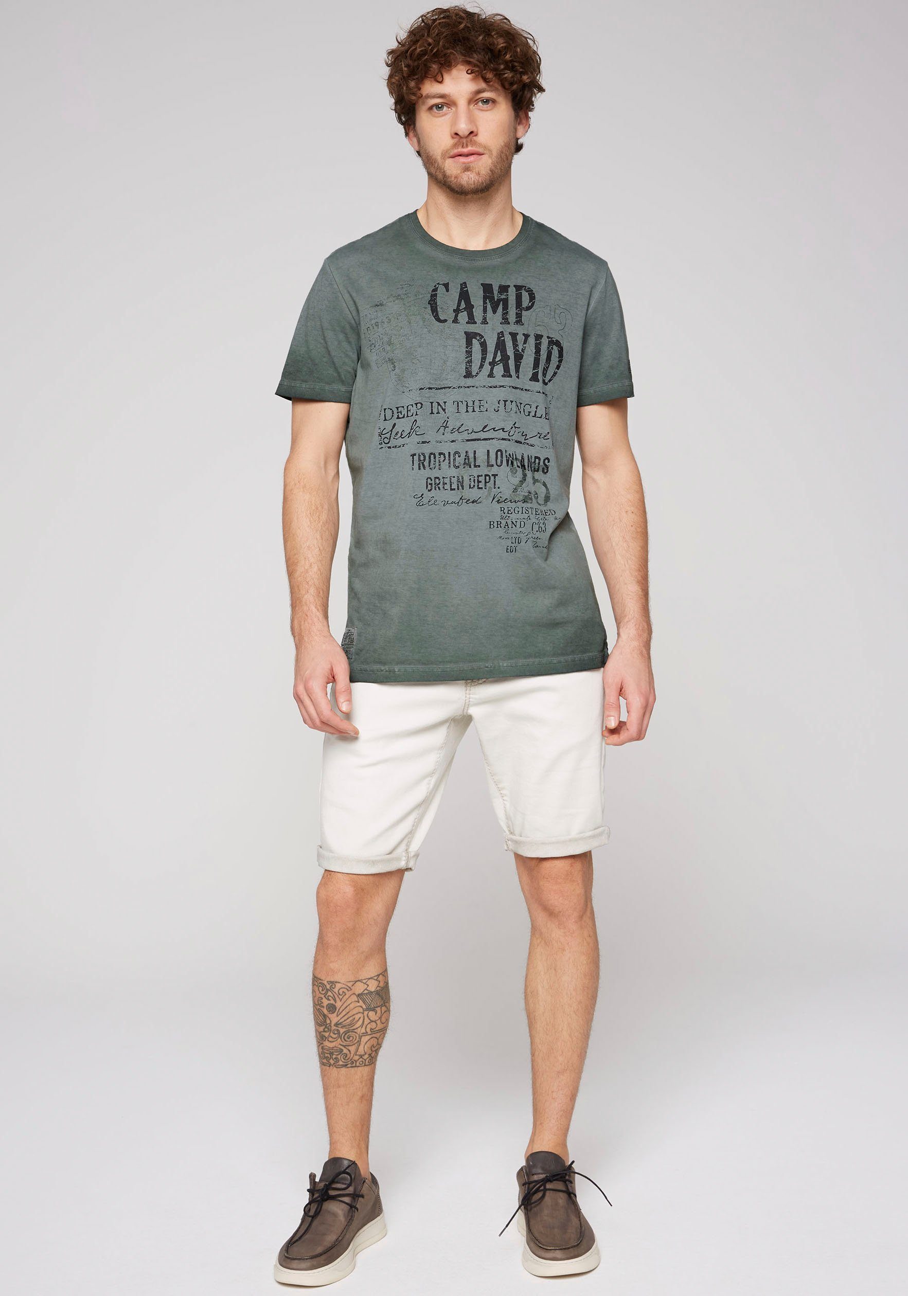 T-Shirt Seitenschlitzen DAVID shadow mit CAMP green