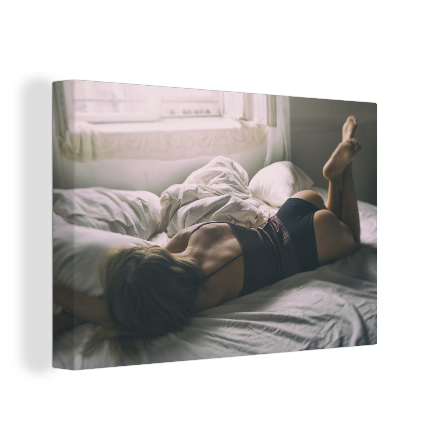 OneMillionCanvasses® Leinwandbild Frau in Dessous liegt erschöpft auf dem Bett, (1 St), Wandbild Leinwandbilder, Aufhängefertig, Wanddeko, 30x20 cm