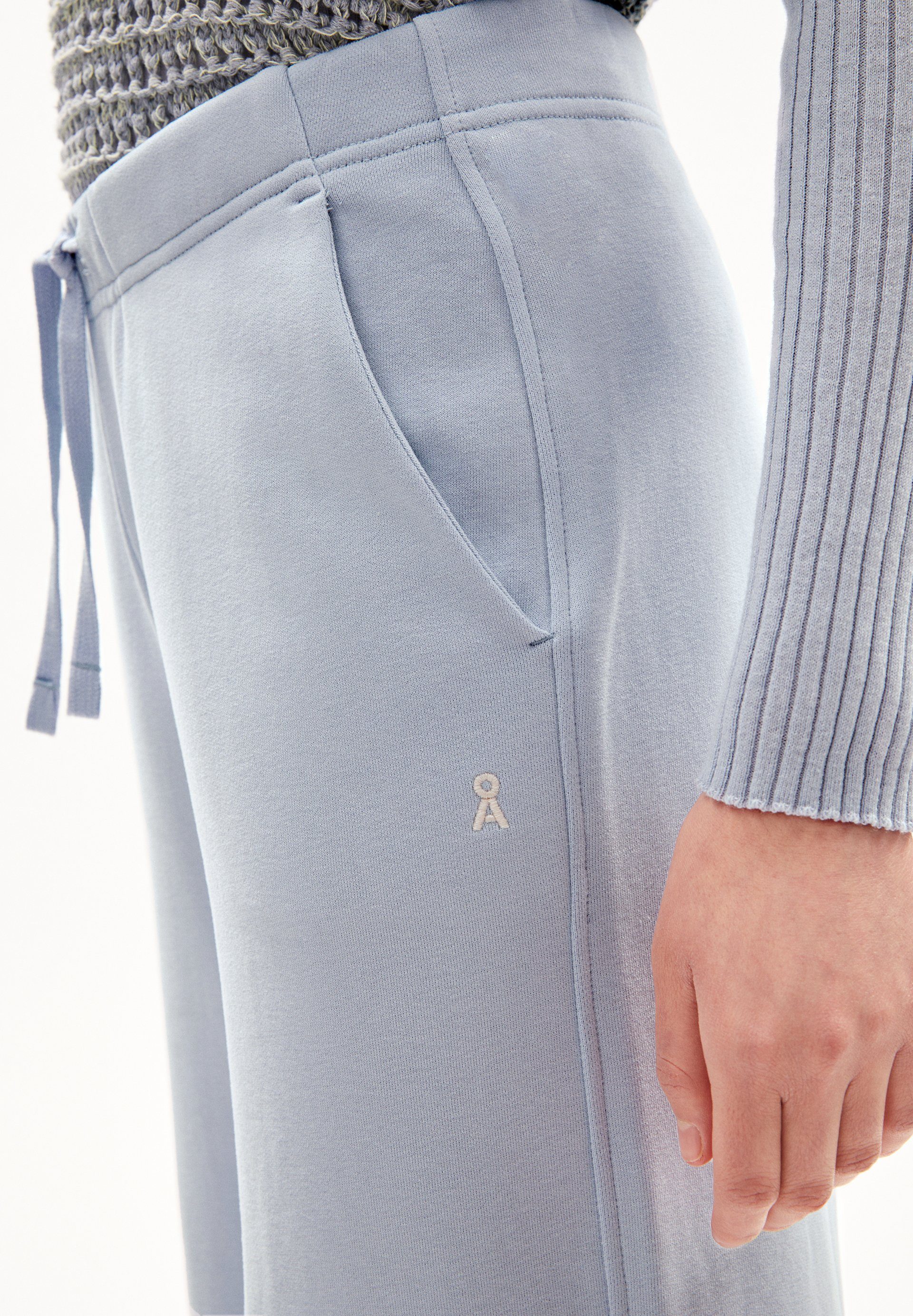 Armedangels Stoffhose RIVAANA Sweathose Regular Fit aus Bio-Baumwolle (Regular Fit)