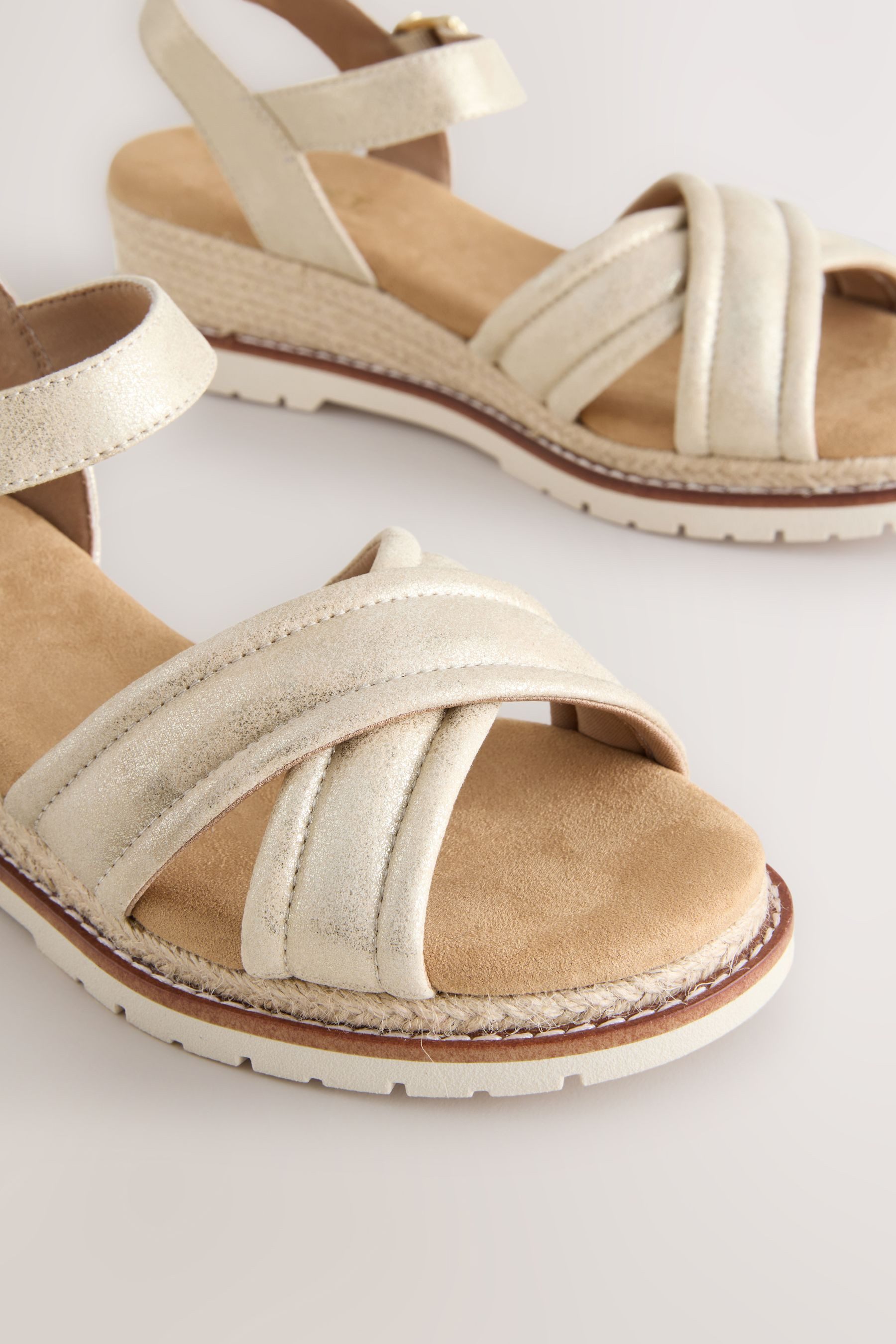 Next Forever Comfort® Keilabsatzschuhe mit X-Riemen Keilsandalette (1-tlg)