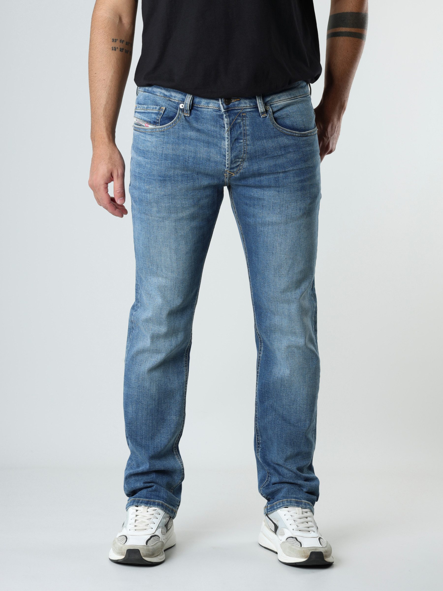 Diesel Straight-Jeans niedrige Leibhöhe - SAFADO X Leichter Denim, hoher Stretch