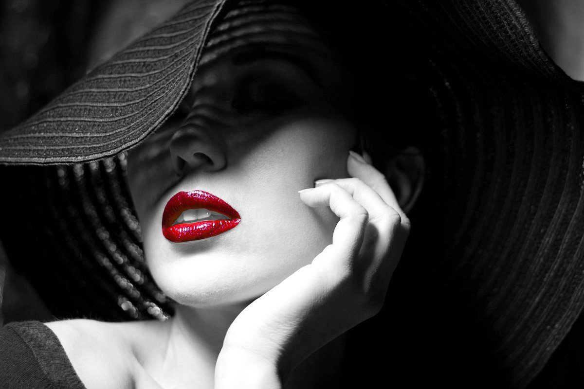Papermoon Fototapete Schwarz Weiße Frau mit roten Lippen