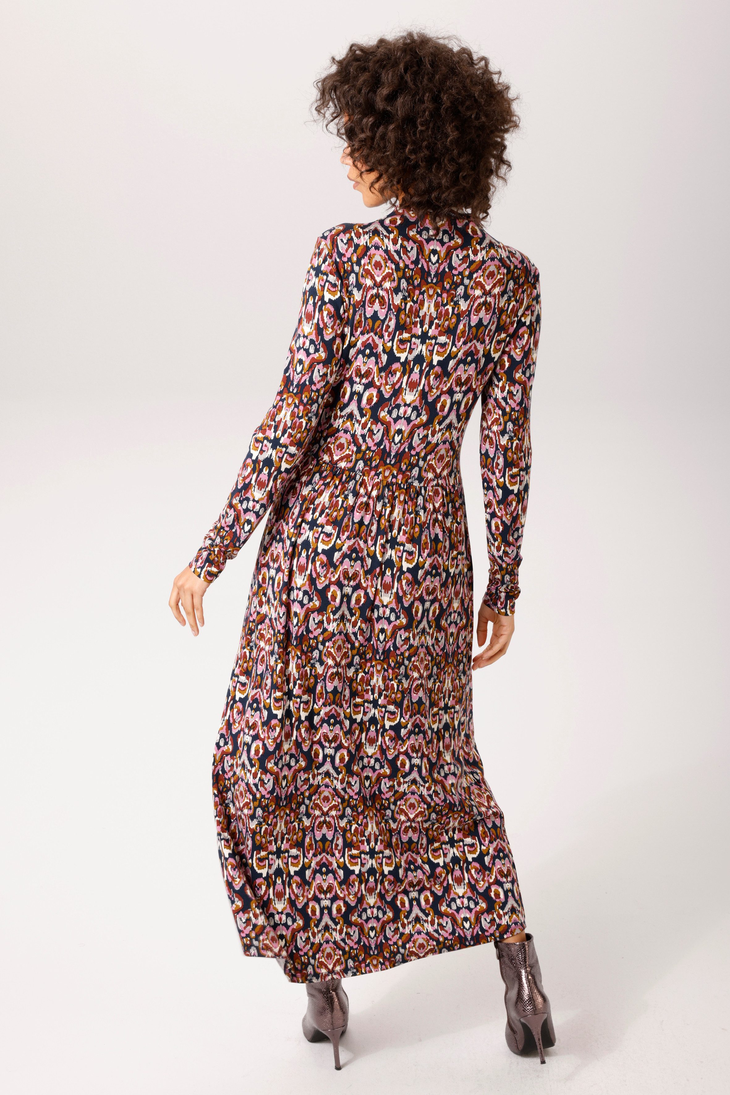 Aniston CASUAL Jerseykleid mit trendfarbenem, grafischen Druck - NEUE KOLLEKTION