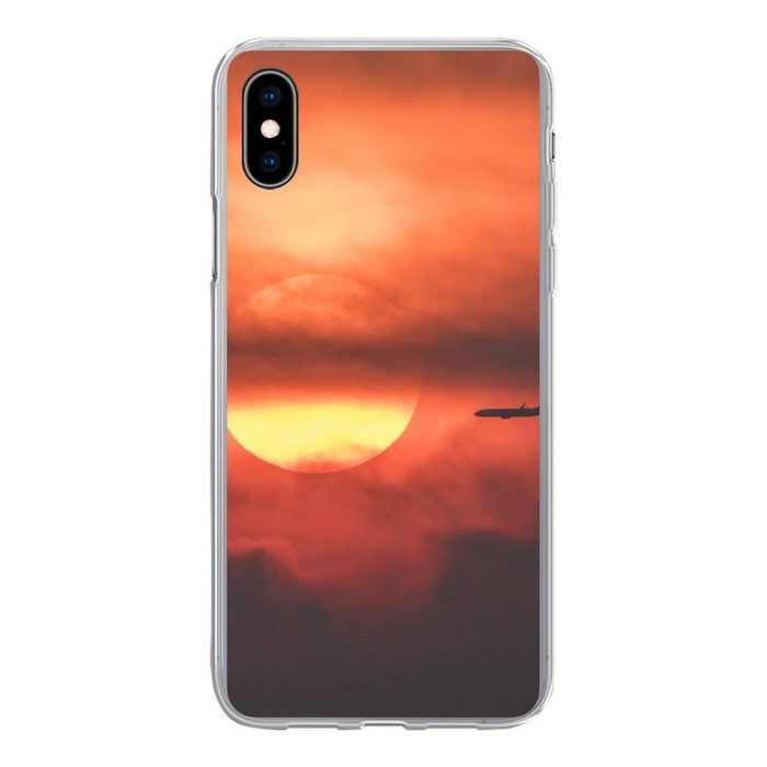MuchoWow Handyhülle Sonnenuntergang mit Silhouette eines Flugzeugs Handyhülle Apple iPhone Xs Max Smartphone-Bumper Print Handy