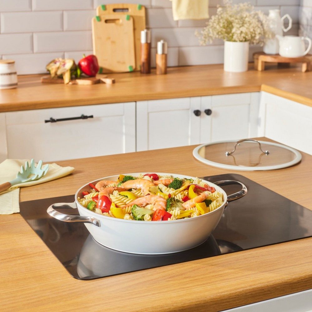 Karaca Topf-Set Karaca Swiss Crystal Almond Cream Handle Flache Kasserolle 30 cm