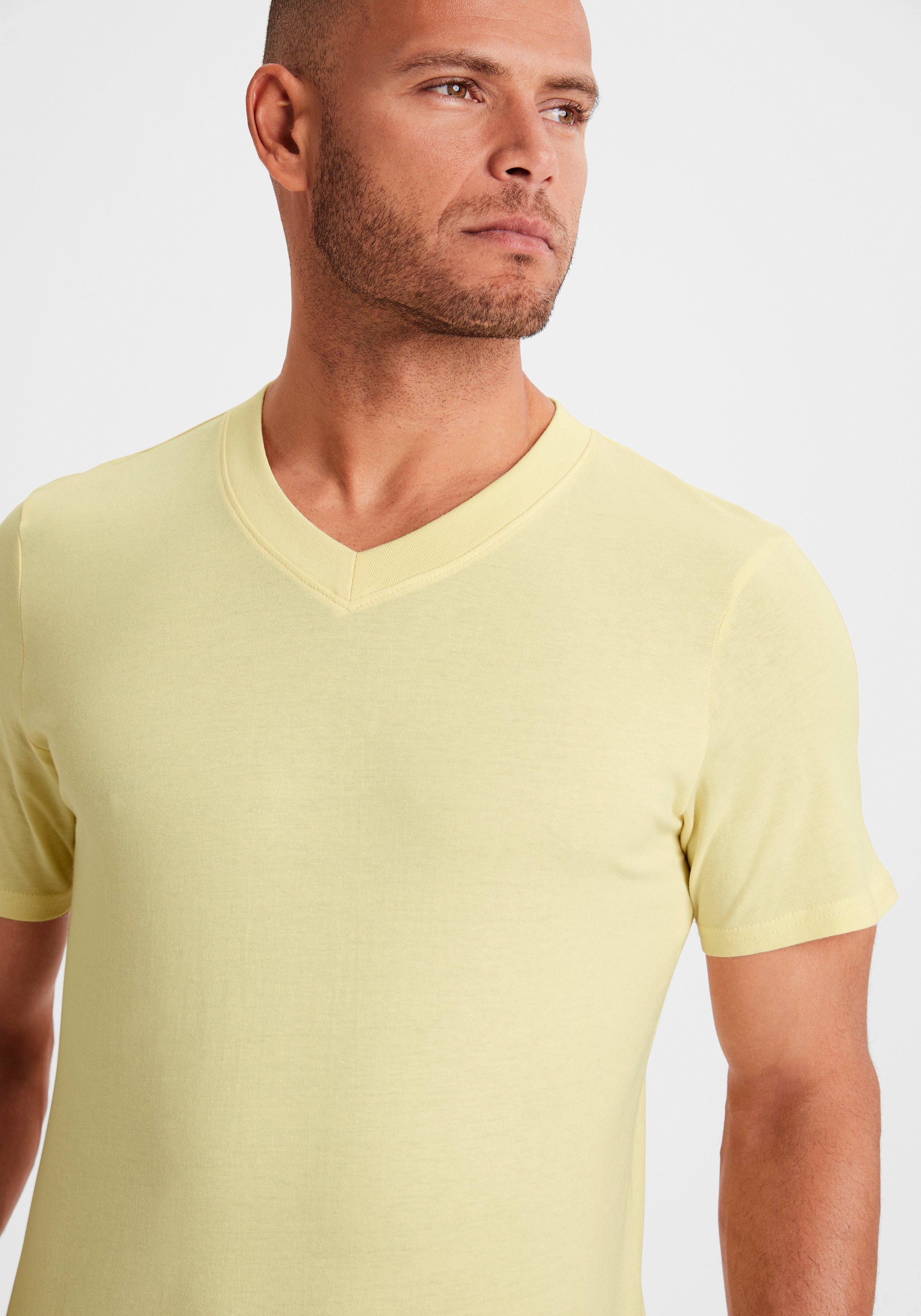 KangaROOS T-Shirt Regular Fit, (2er-Pack) Freizeitshirt mit Kurzarm, V-Ausschnitt aus reine Baumwolle