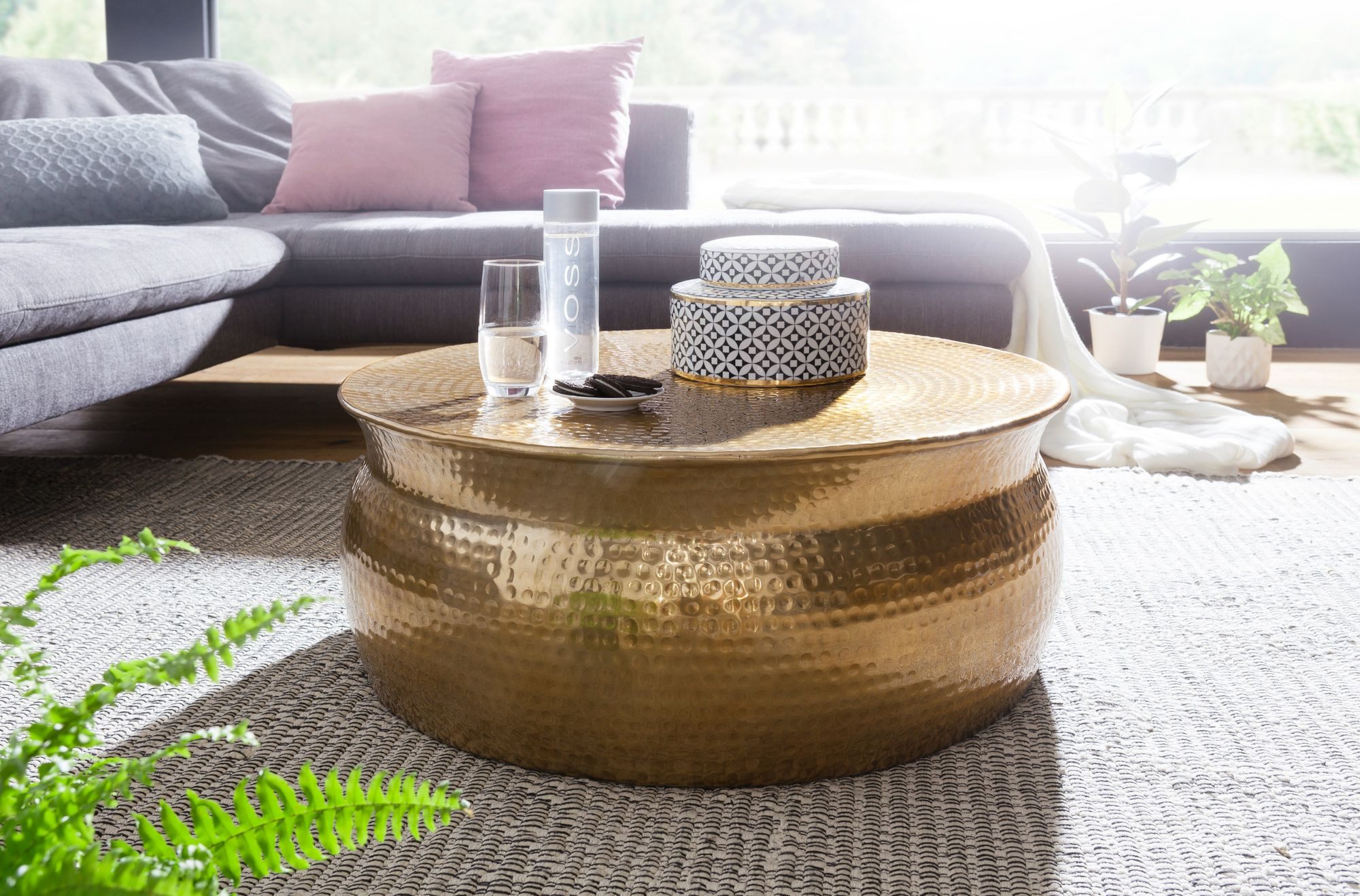 Wohnling Couchtisch WL5.453 Wohnzimmertisch Sofatisch Rund Hammerschlag Gold Modern (75x31x75 cm Aluminium Hammerschlag Gold Rund), Großer Wohnzimmertisch, Sofatisch Orientalisch