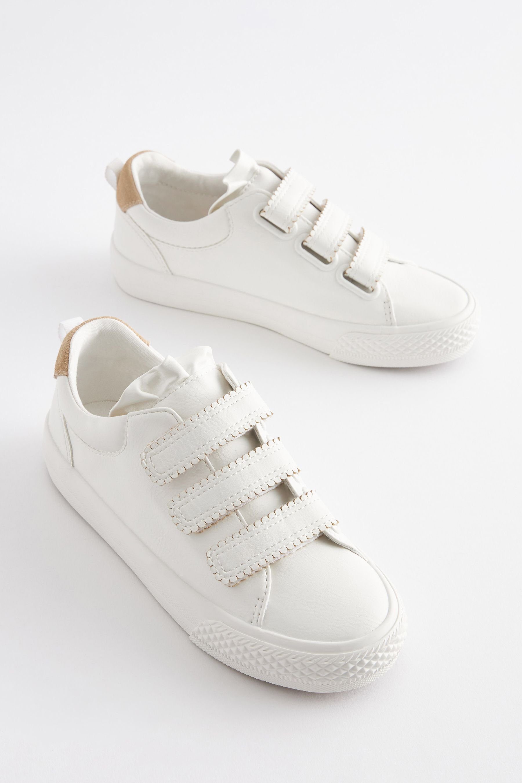 Klettverschluss White mit Detail Sneaker Sneaker (1-tlg) Scallop Next