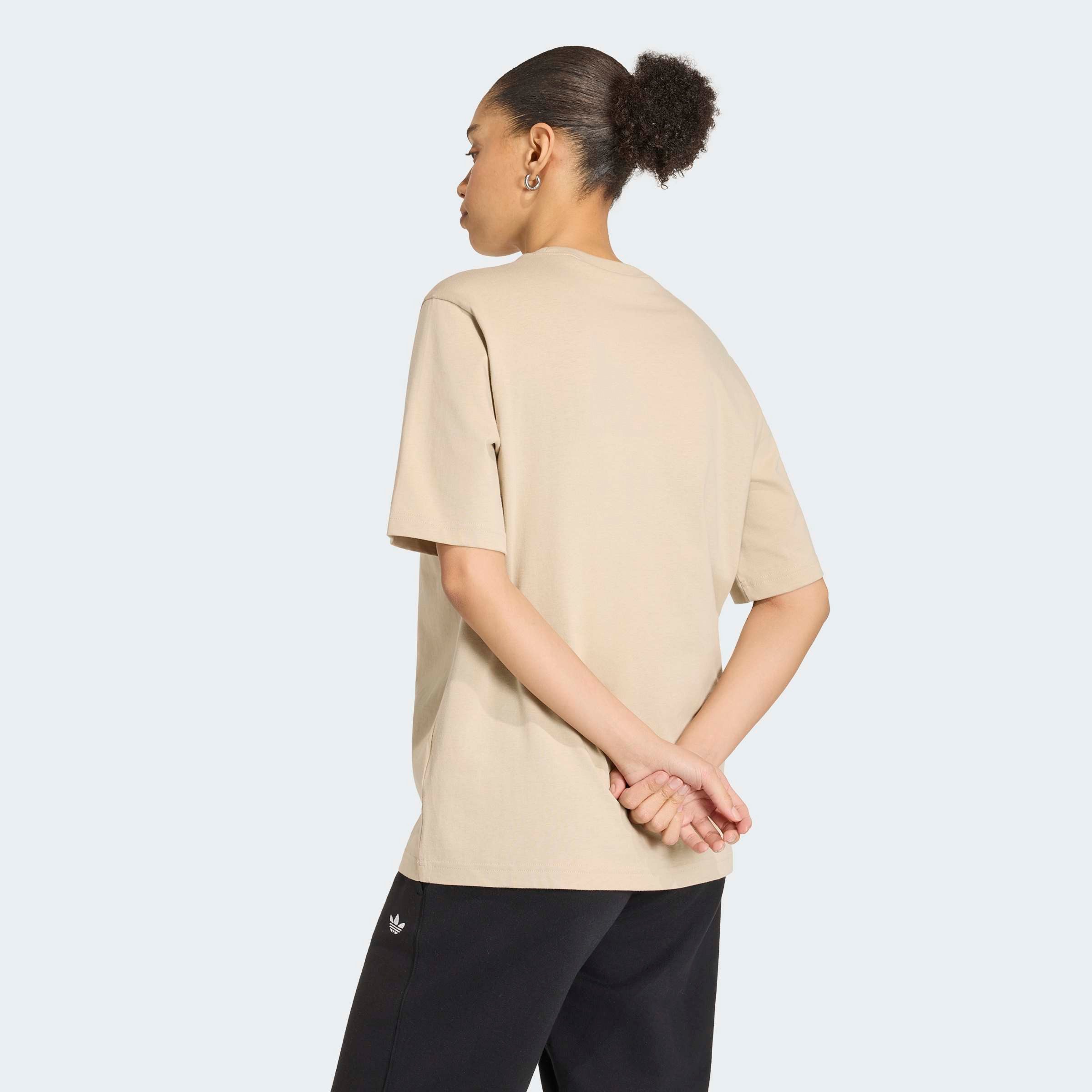 adidas Originals T-Shirt ESSENTIALS, LOCKER GESCHNITTEN für Erwachsene, mit sportlichem Stil, Kurzarmdesign, ohne Verschluss