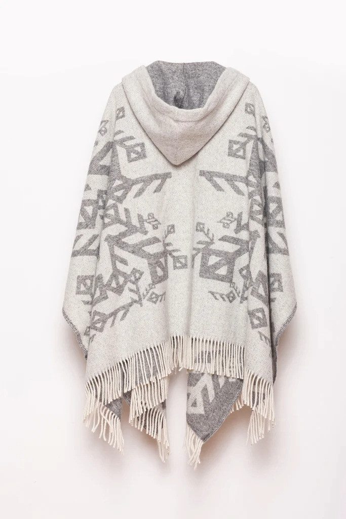 Alrun Nordic Design Cape Love-Bindrunen-Motiv, Kapuze und Fransen