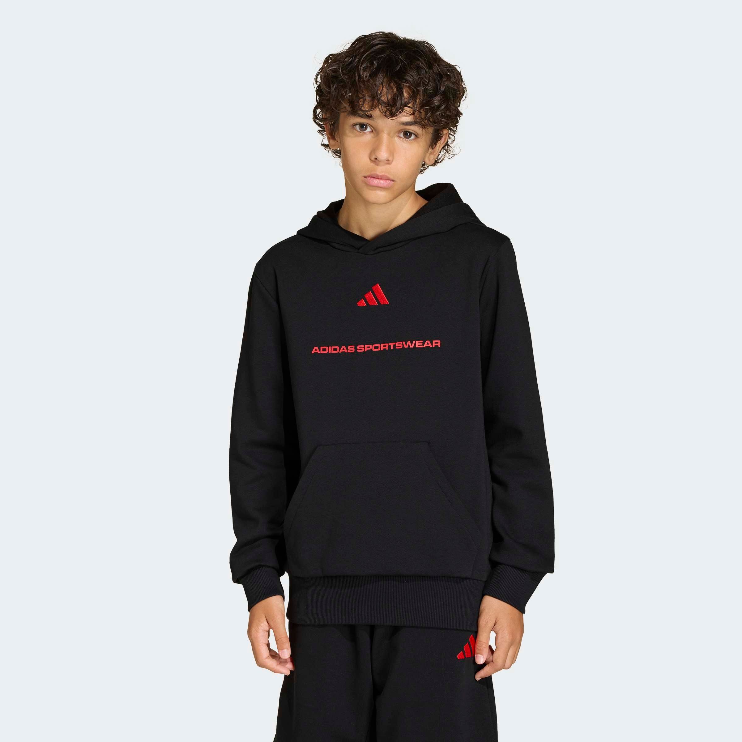 adidas Sportswear Kapuzensweatshirt ADIDAS SLOGAN FLEECE-HOODIE mit Kängurutasche, sportlicher Stil, aus weichem Fleece