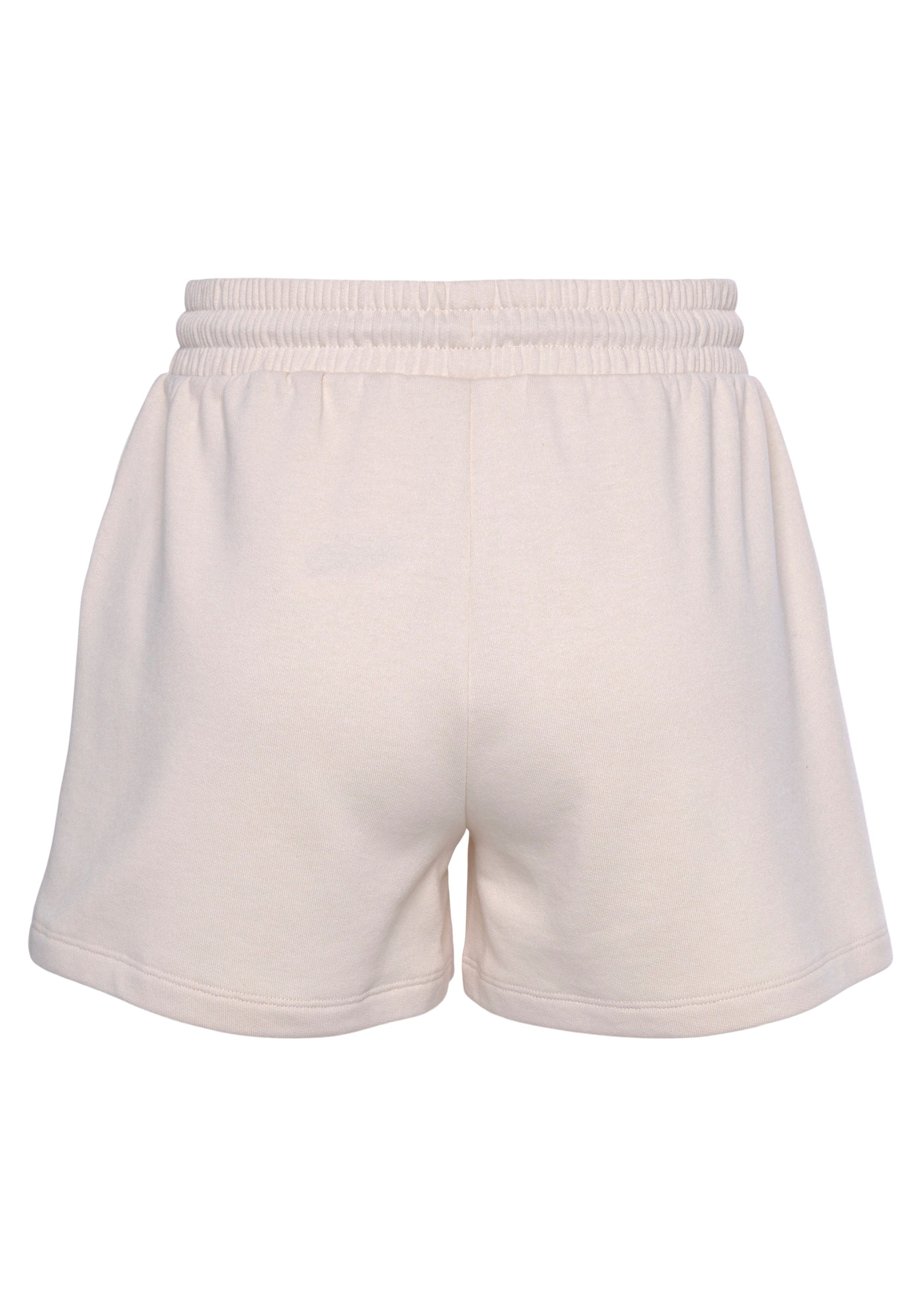 Vivance Sweatshorts Kurze Hose mit aufgesetzten Taschen und Kontrastkordel, Loungewear