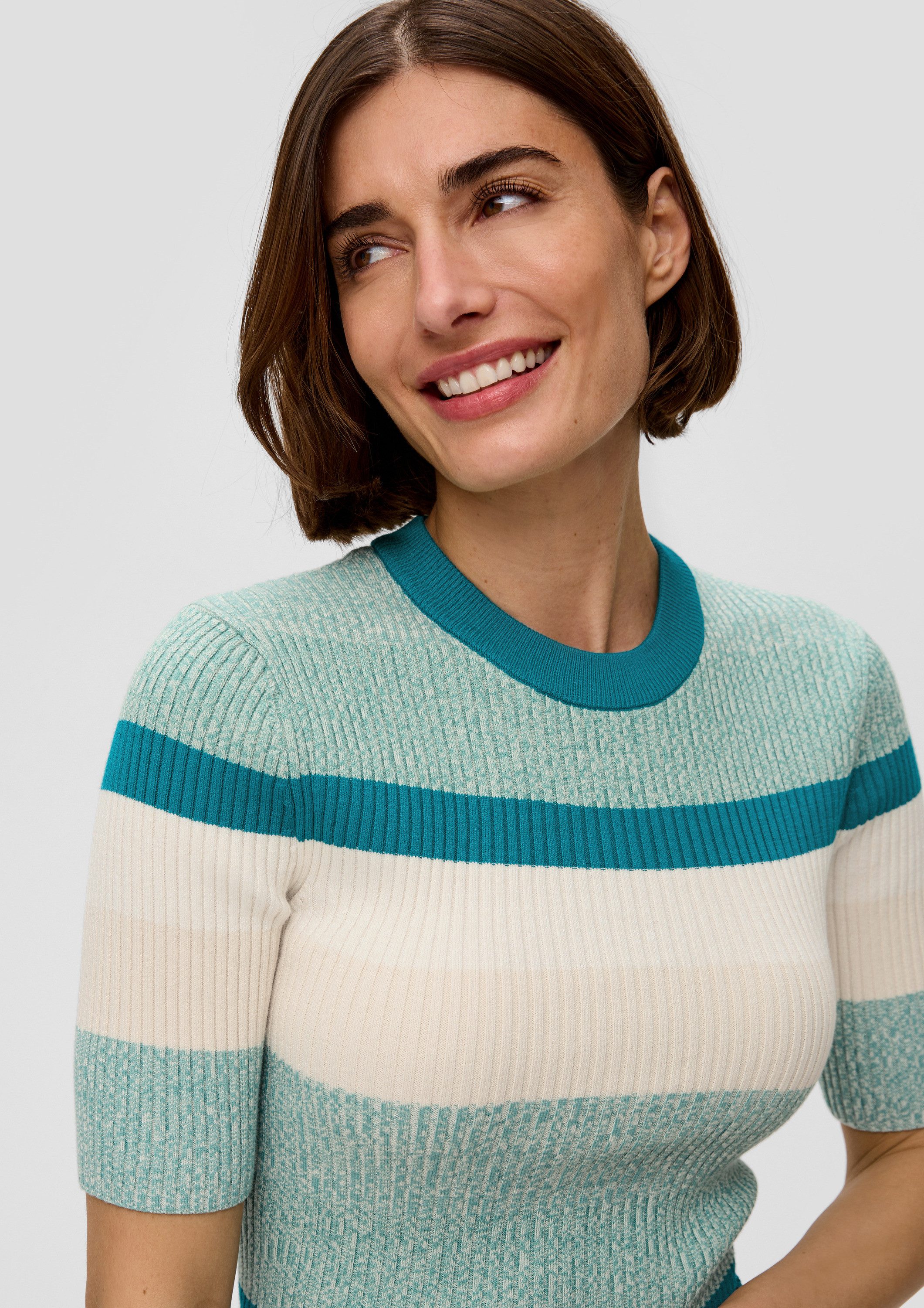 s.Oliver Kurzarmpullover Strickpullover Strickshirt mit Rippstruktur