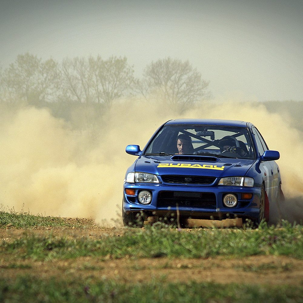 Jochen Schweizer Erlebnisgutschein Rallye fahren Ungarn (5 Rdn), Laut, schnell und dreckig! Rallye fahren im Subaru Impreza WRX STI