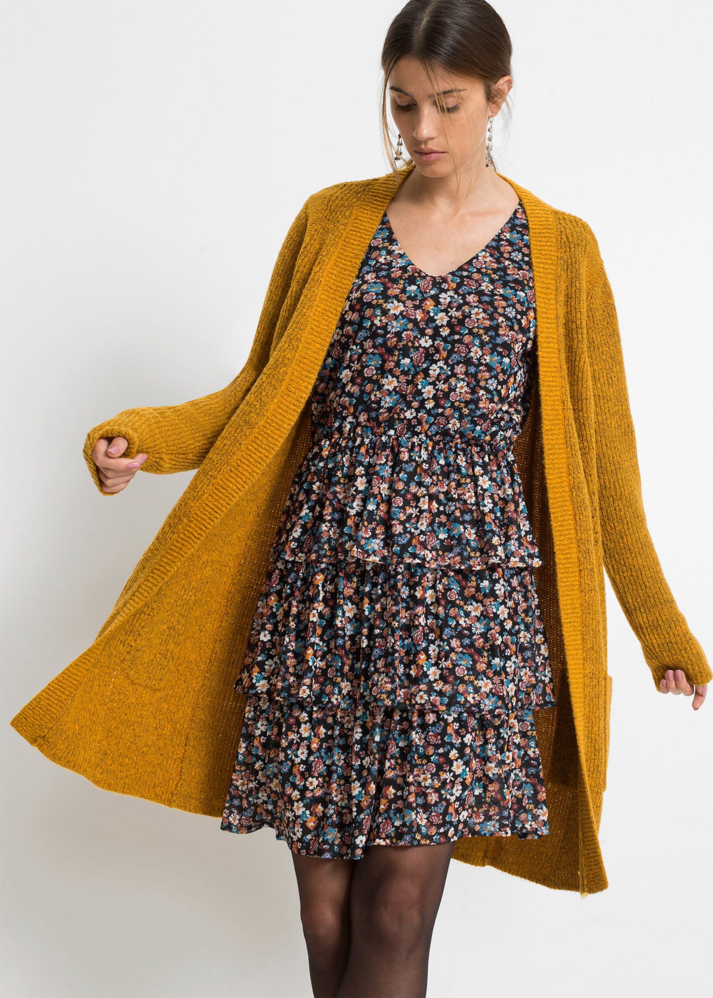 bonprix Longstrickjacke lockere Passform, mit aufgesetzten Taschen, feminin günstig online kaufen