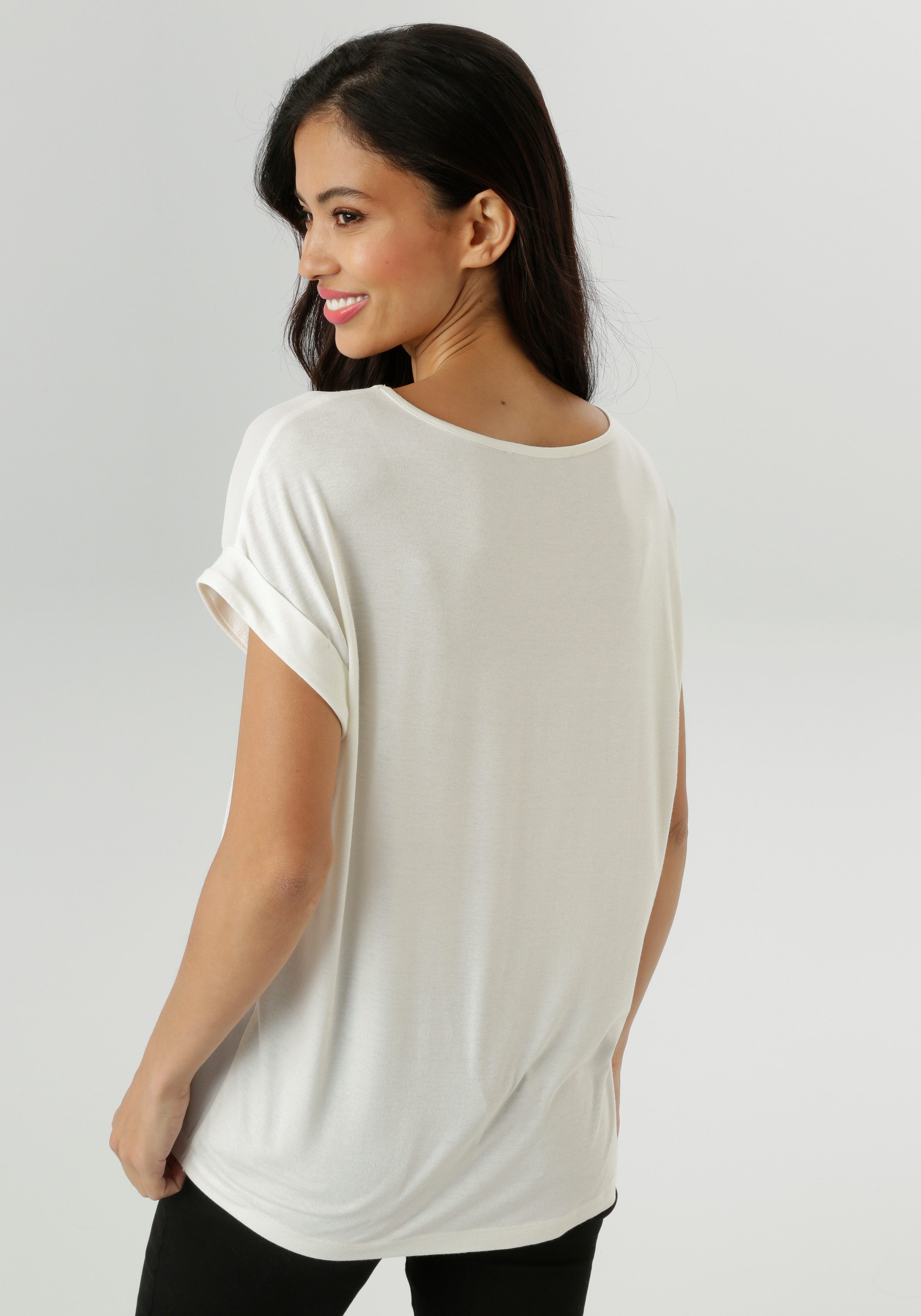 Aniston SELECTED Shirtbluse mit glänzenden, goldfarbenen Herzen bedruckt günstig online kaufen