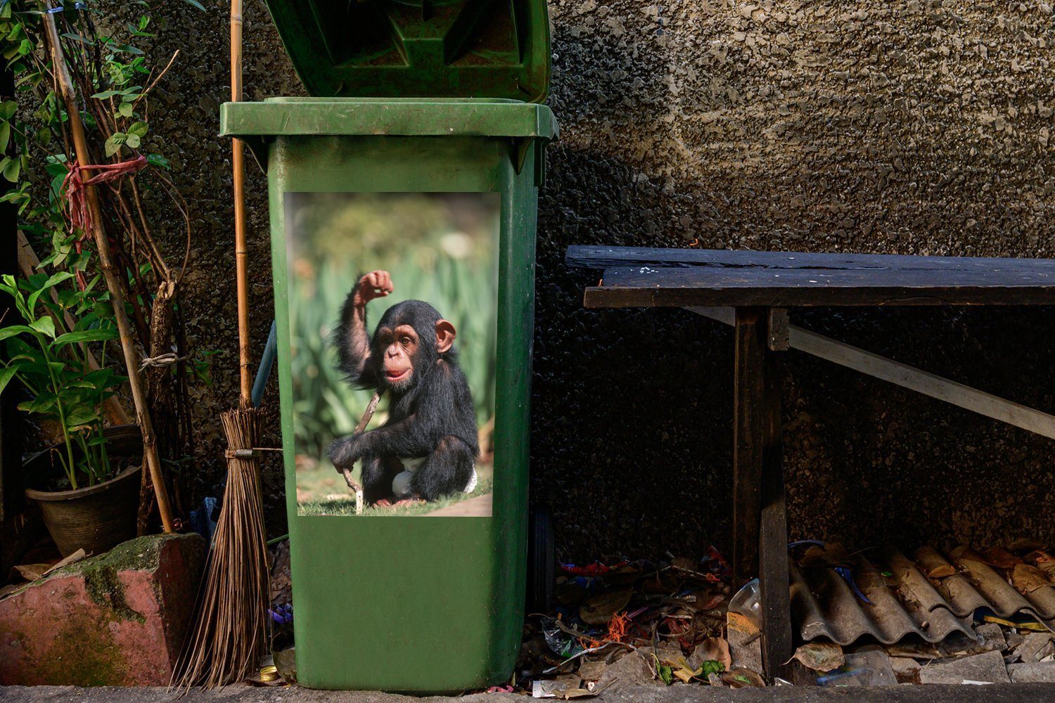 Mülleimer-aufkleber, Affenbaby der Mülltonne, in Abfalbehälter (1 MuchoWow Wandsticker Sticker, Container, St), Natur