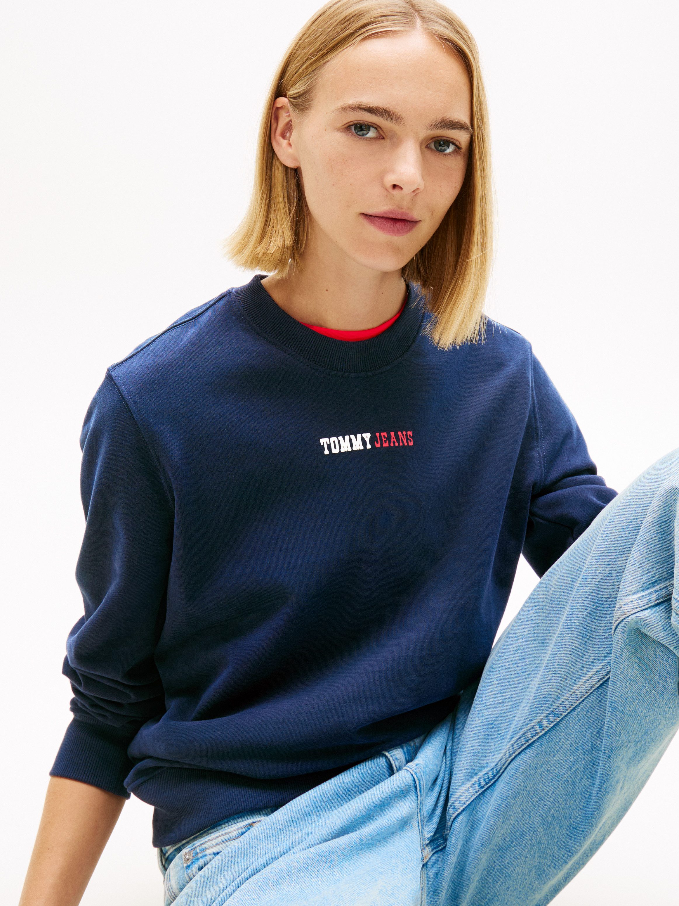 Tommy Jeans Sweatshirt TJW REG ESS LOGO 2 CREW EXT Baumwoll-Sweatware, Logoschriftzug