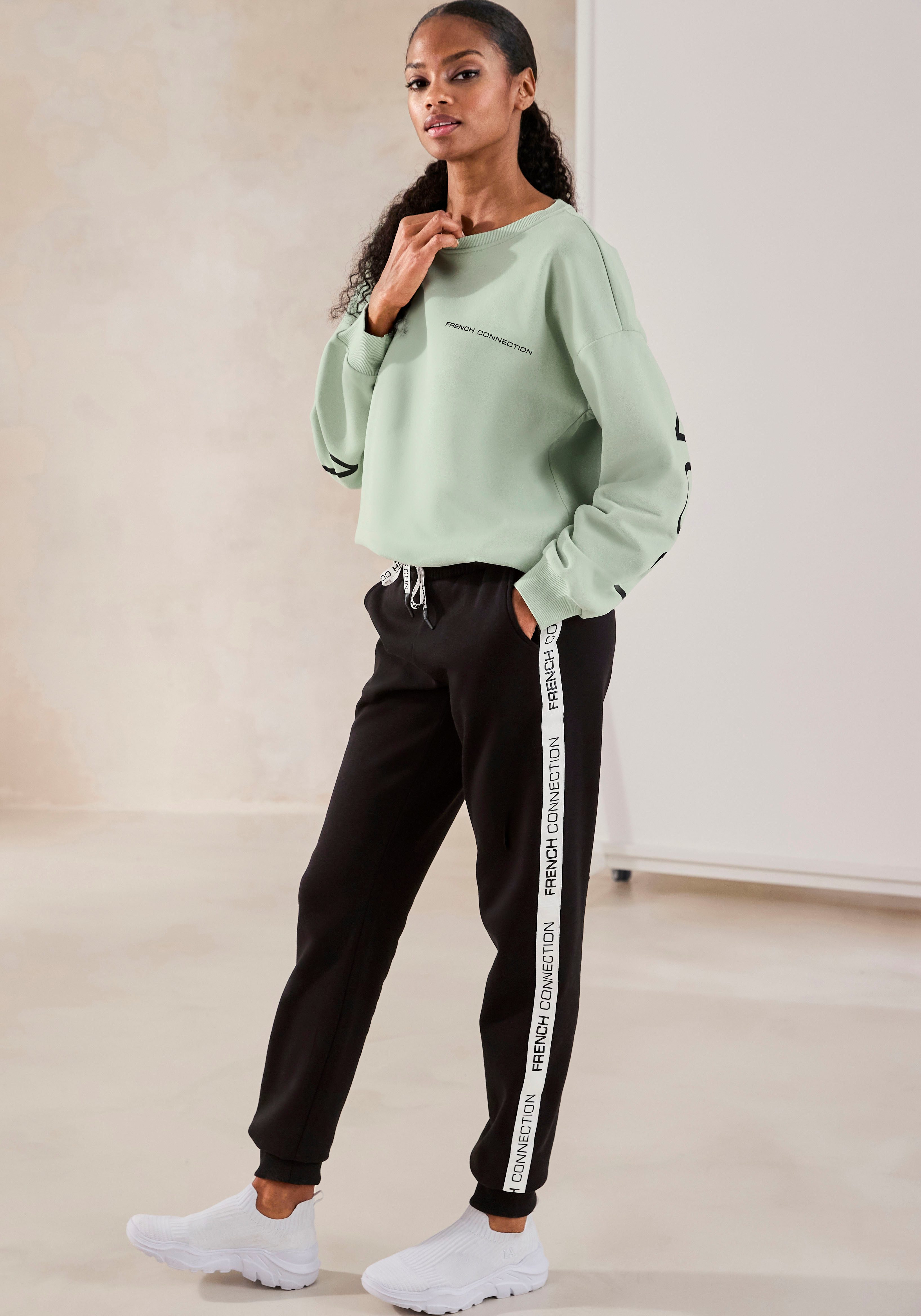 French Connection Sweatshirt mit großem Logodruck auf dem Rücken