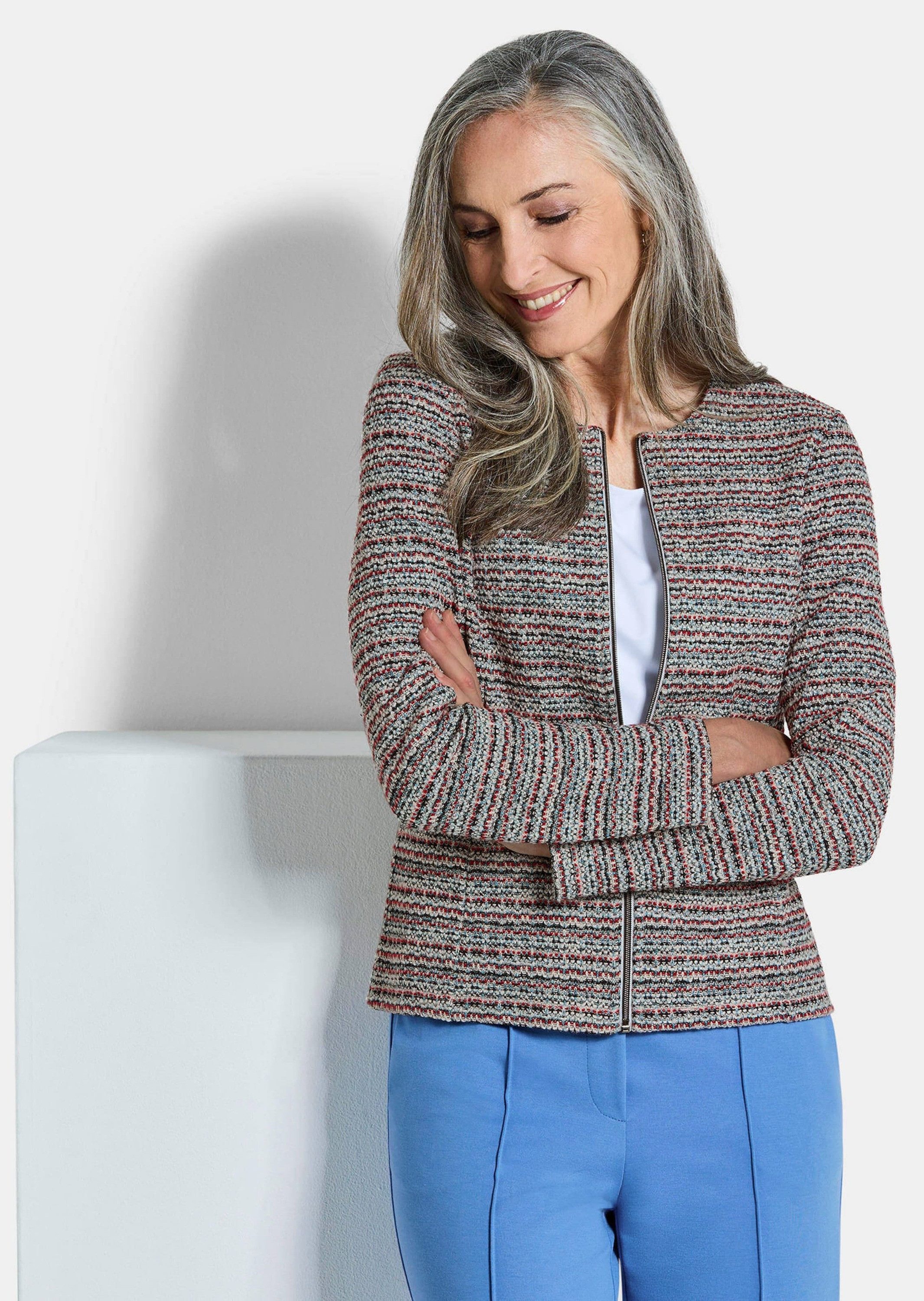 GOLDNER Jerseyblazer Kurzgröße: Jerseyblazer mit Glanzakzenten Baumwolljacke mit Rundhals, Reißverschluss, Teilungsnähten und Langarm