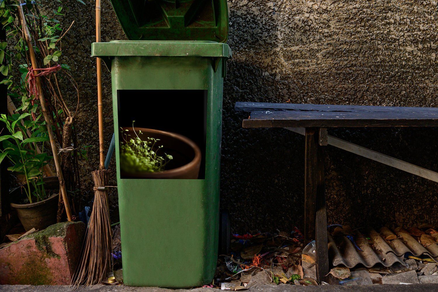 Mülltonne, MuchoWow Container, Abfalbehälter Thymian einem (1 Mülleimer-aufkleber, St), Sticker, von Pflanzung Tontopf Wandsticker in