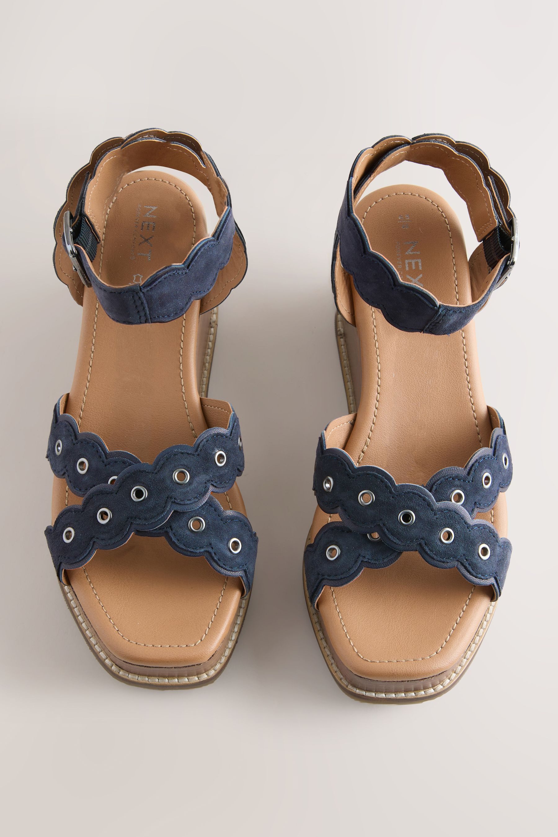 Next Forever Comfort Keilabsatzsschuhe aus Leder Keilsandalette