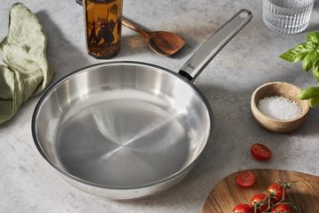 Fissler Bratpfanne Steelux Pro, Edelstahl 18/10 (1-tlg), cookstar® Allherdboden, Schüttrand, Mess-Skala, Induktion