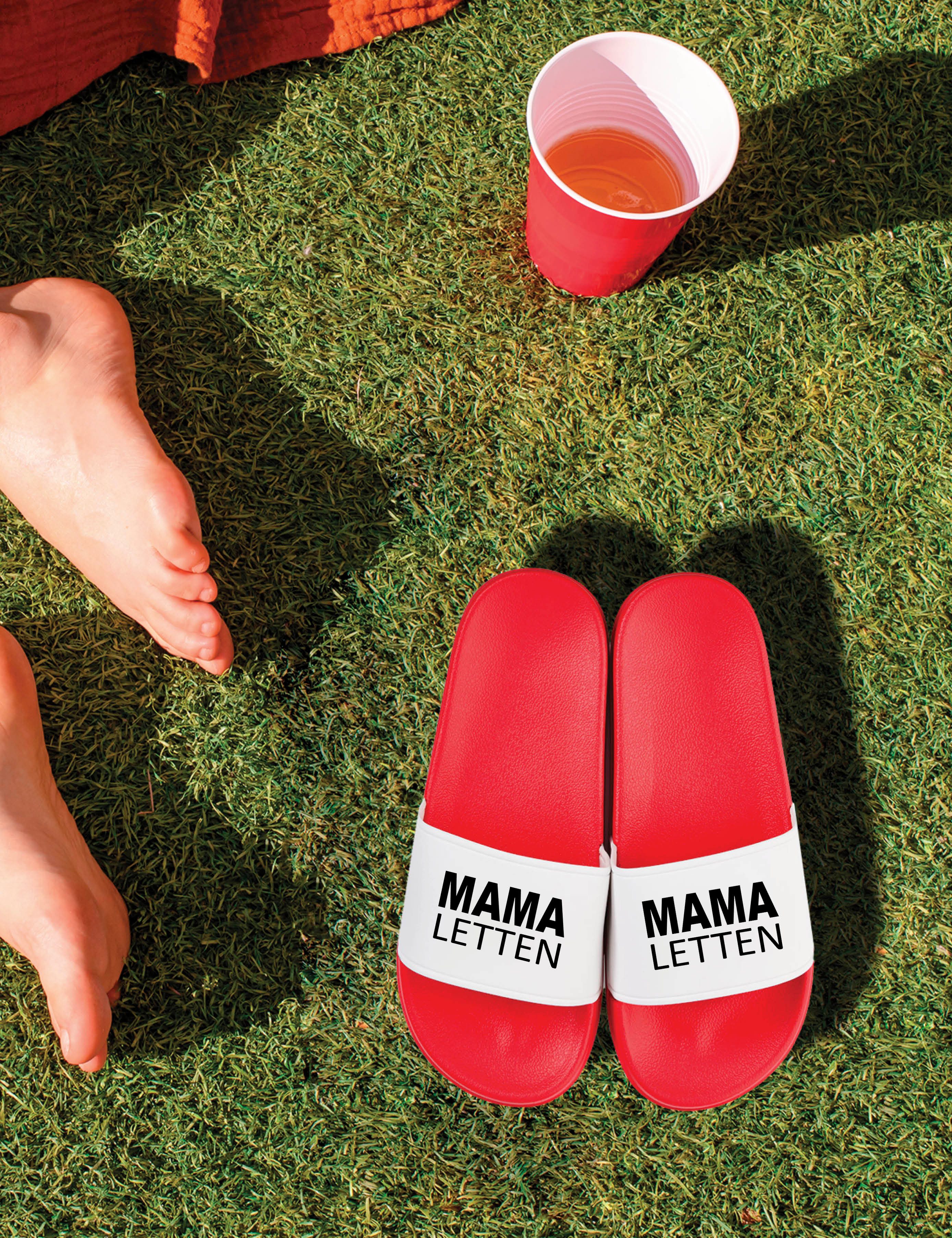 Youth Designz Damen Badelatschen "Mama Letten" Fun-Print lustig Geschenk Statement Badeschuh mit witzigen stylischen Aufdruck für Männer