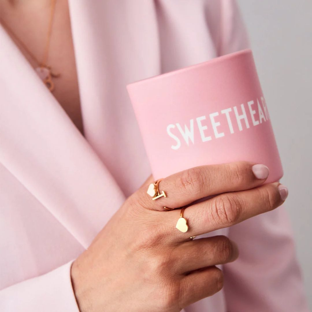 suebidou Becher Porzellanbecher Designbecher farbenfrohe Statement-Tasse, nachhaltig, kreativ