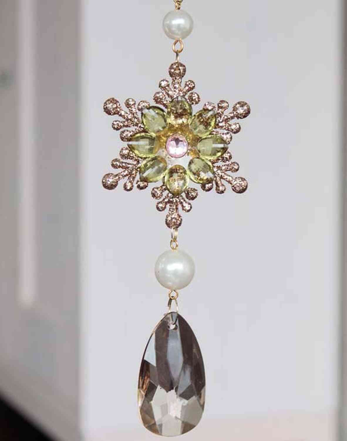 INNA-Glas Christbaumschmuck Acryl Hänger Eisblume ZERA, Tropfen, Glitzer, grün-Gold, 16cm, Ø6cm