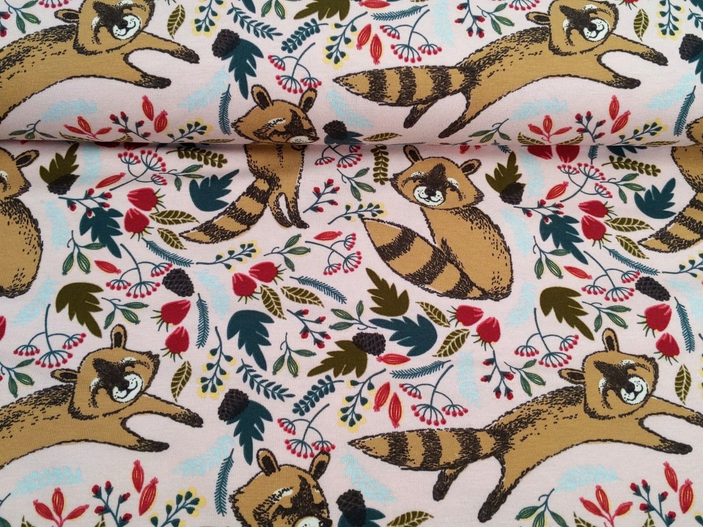 Thumbnail - Corileo Stoff Baumwolljersey Waschbär Blumen Pastel Rosa Stoff Meterware Jersey