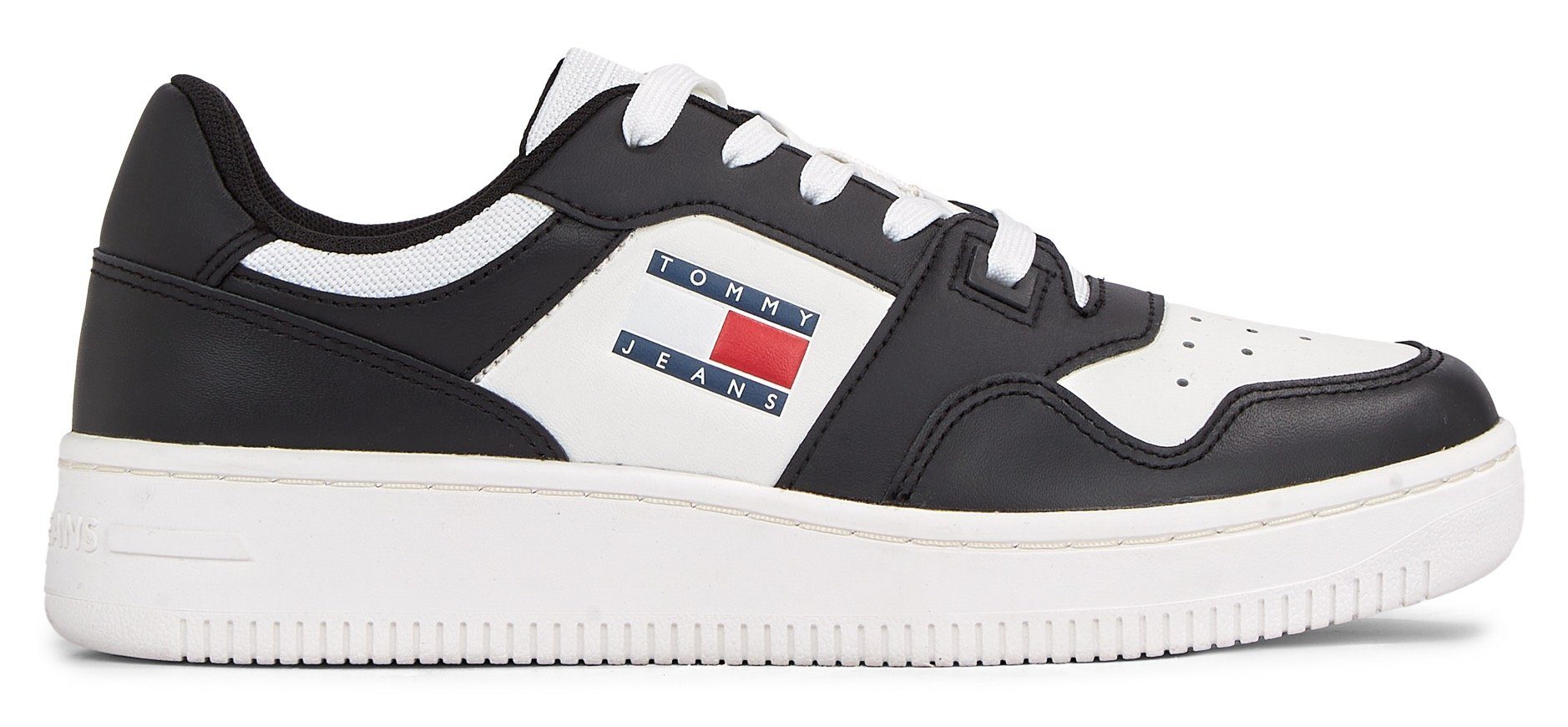 ESS Jeans mit TJW Plateausneaker BASKET Tommy schwarz-ecru RETRO Logoflagge seitlicher