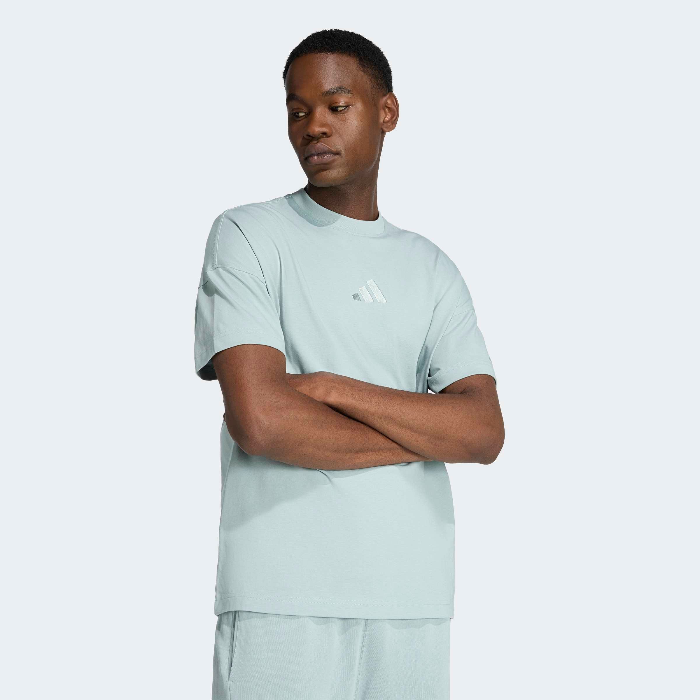 adidas Sportswear T-Shirt M A SZN T sportlicher Stil, Kurzarm, ohne Verschluss, aus Baumwolle. € 29,99