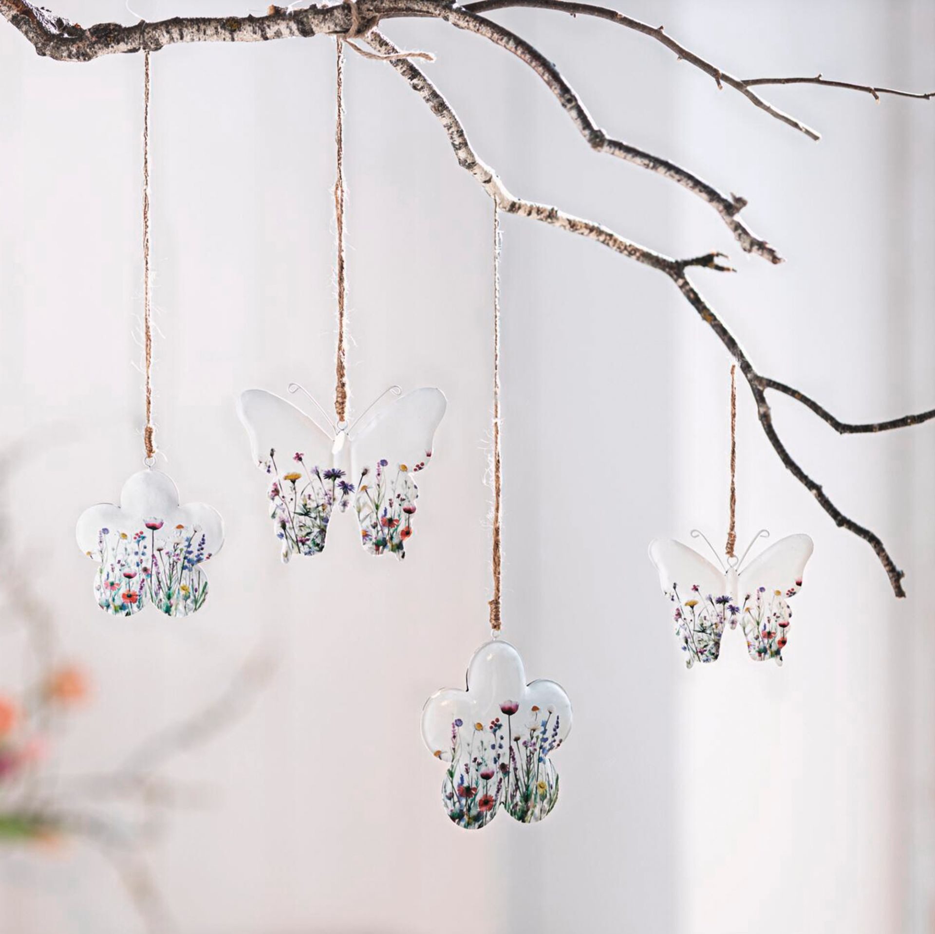 Home-trends24.de Dekohänger Schmetterling Blume Metall Deko Hänger Frühling 4er-Set (4 St)