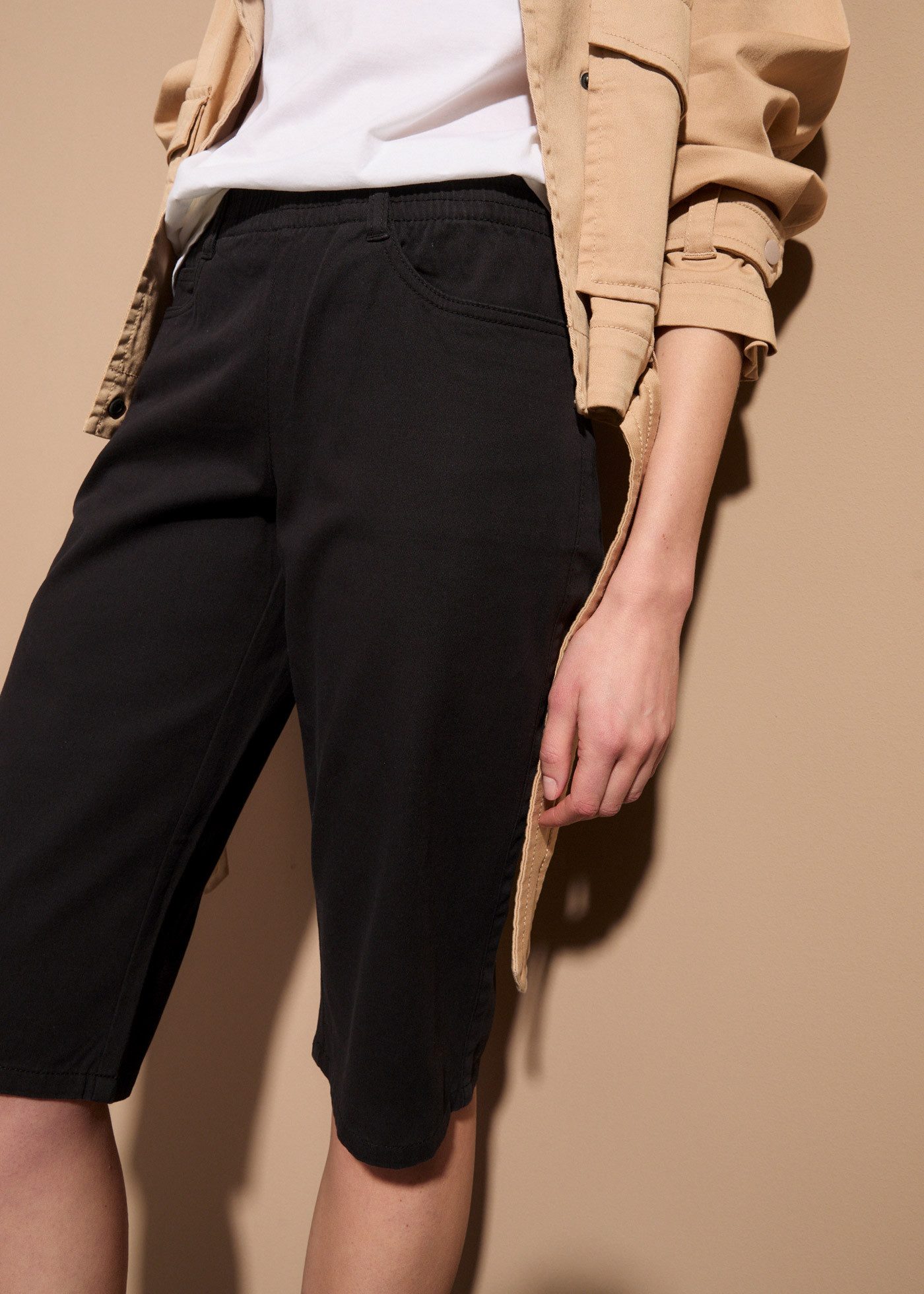 bonprix Bermudas (Packung, 2-tlg) Stretch-Bermuda, in Twill- und Jeansoptik, mit elastischem Bund