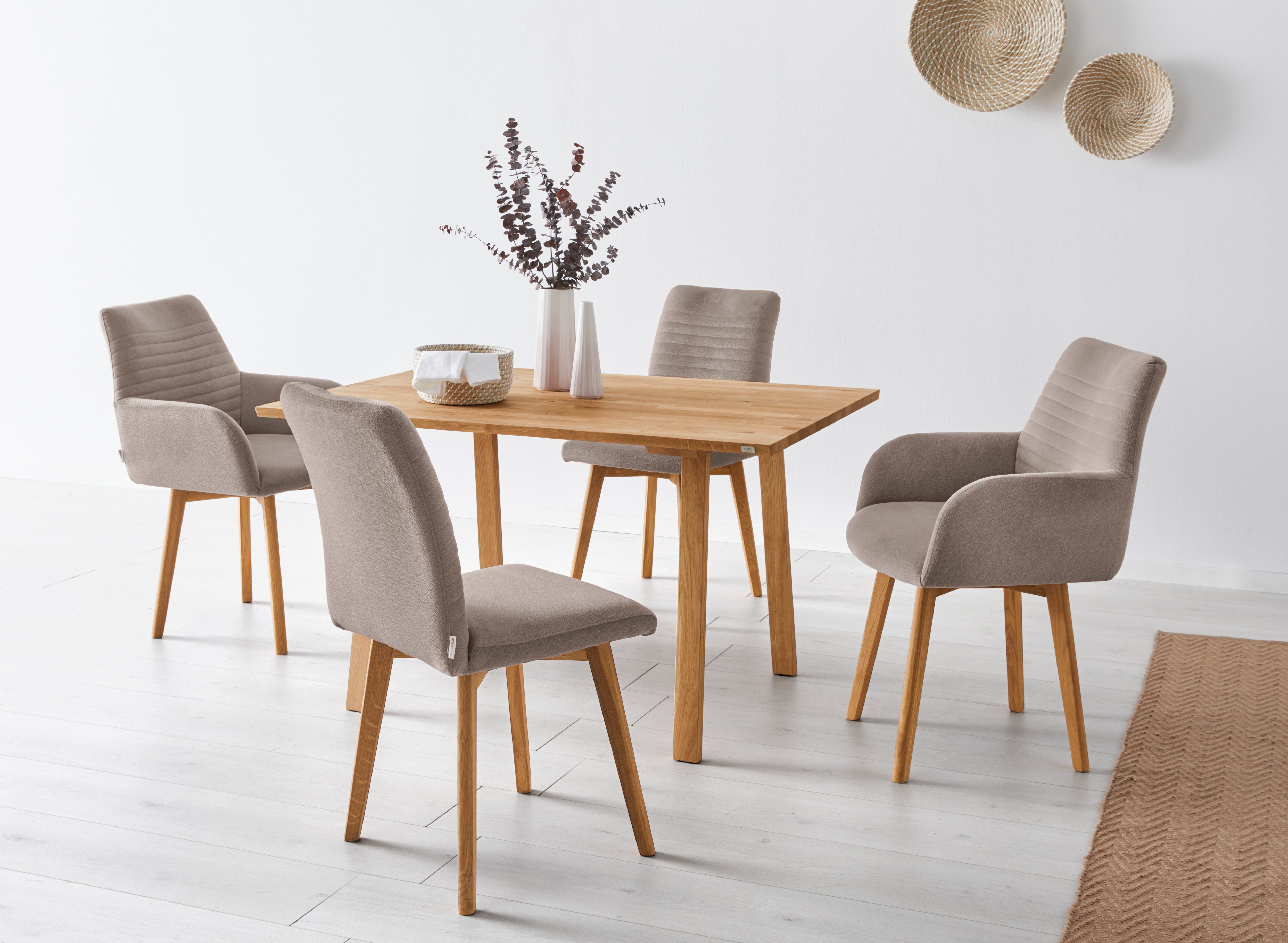OTTO products Esstisch Alessja, Breite 130 oder 150 cm, Eiche Massivholz mit veganem Bio-Öl behandelt