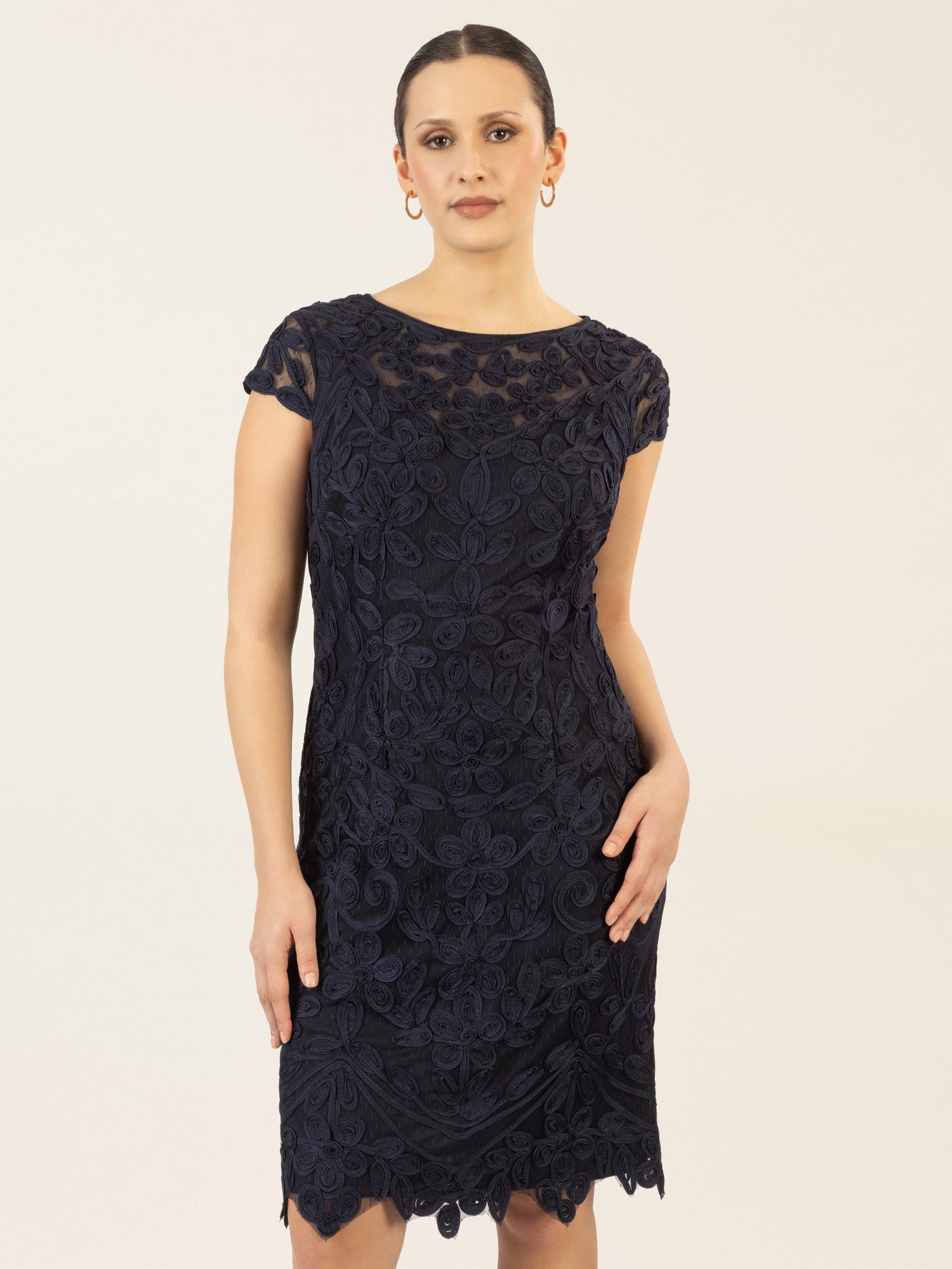 Apart Cocktailkleid aus aufwendig gestricktem Mesh, günstig online kaufen