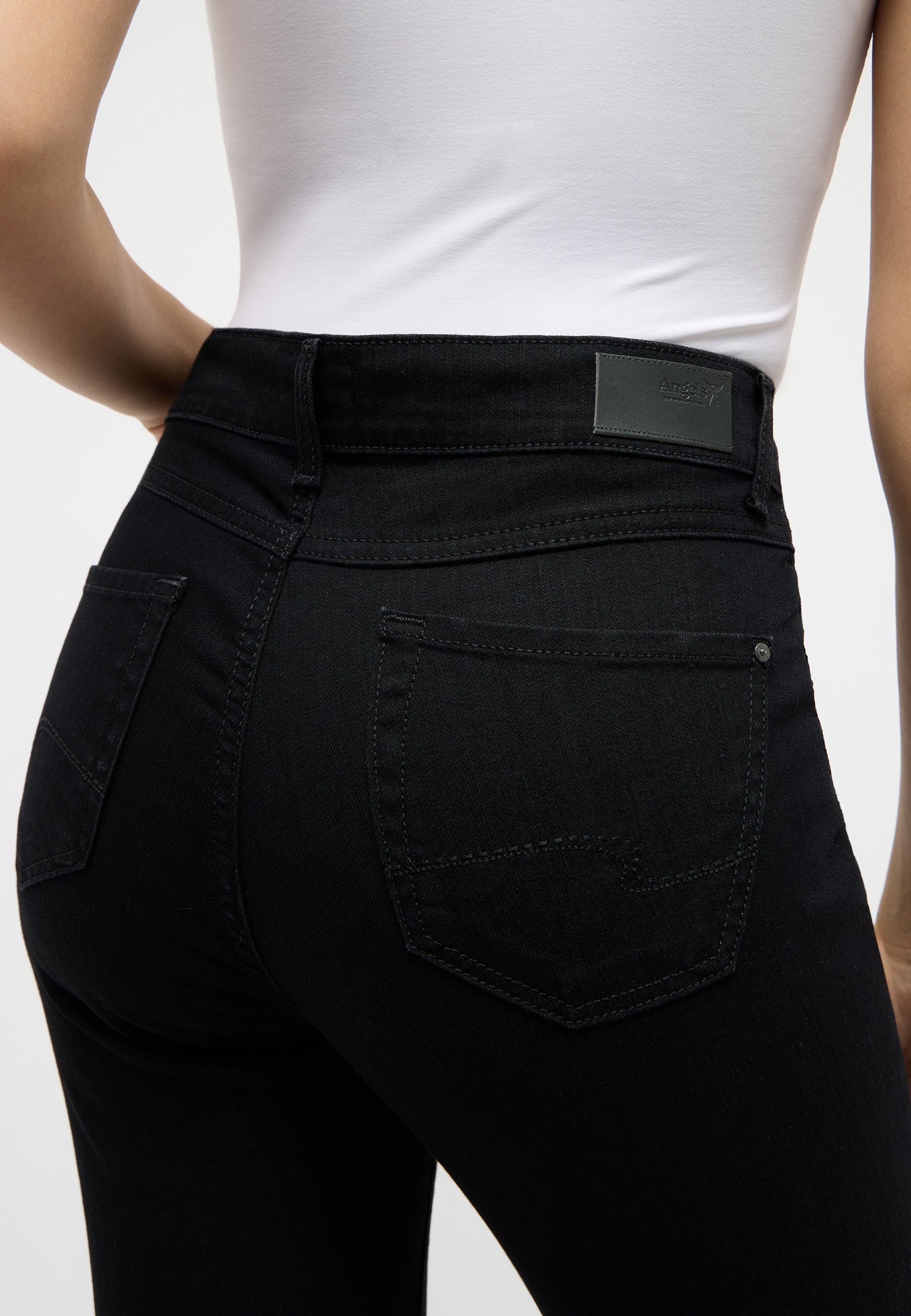 schwarz mit Jeans Skinny ANGELS Denim cleanem Label-Applikationen mit Slim-fit-Jeans