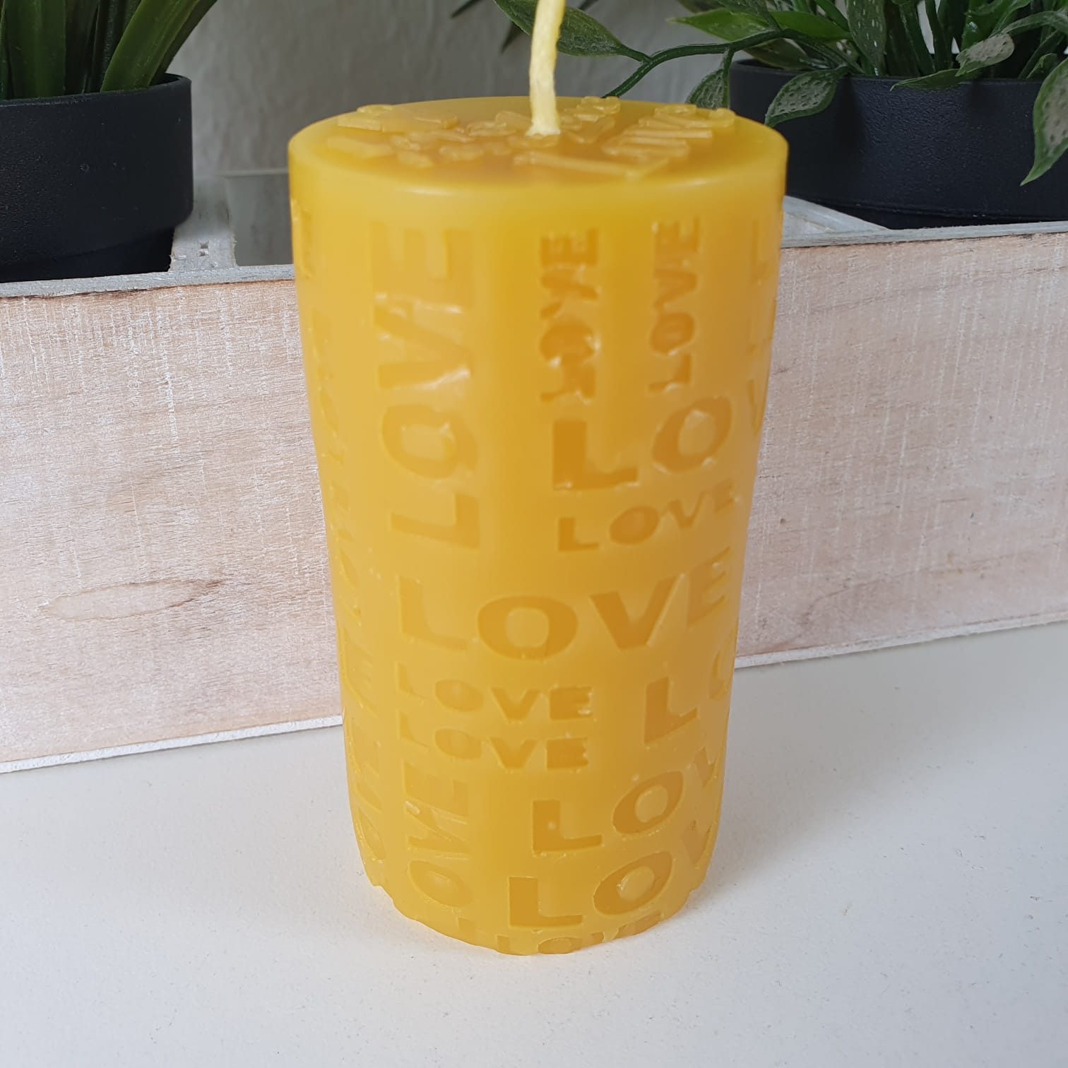 Aspinaworld Stumpenkerze Love Stumpenkerze 9 cm – Kerze aus Bienenwachs