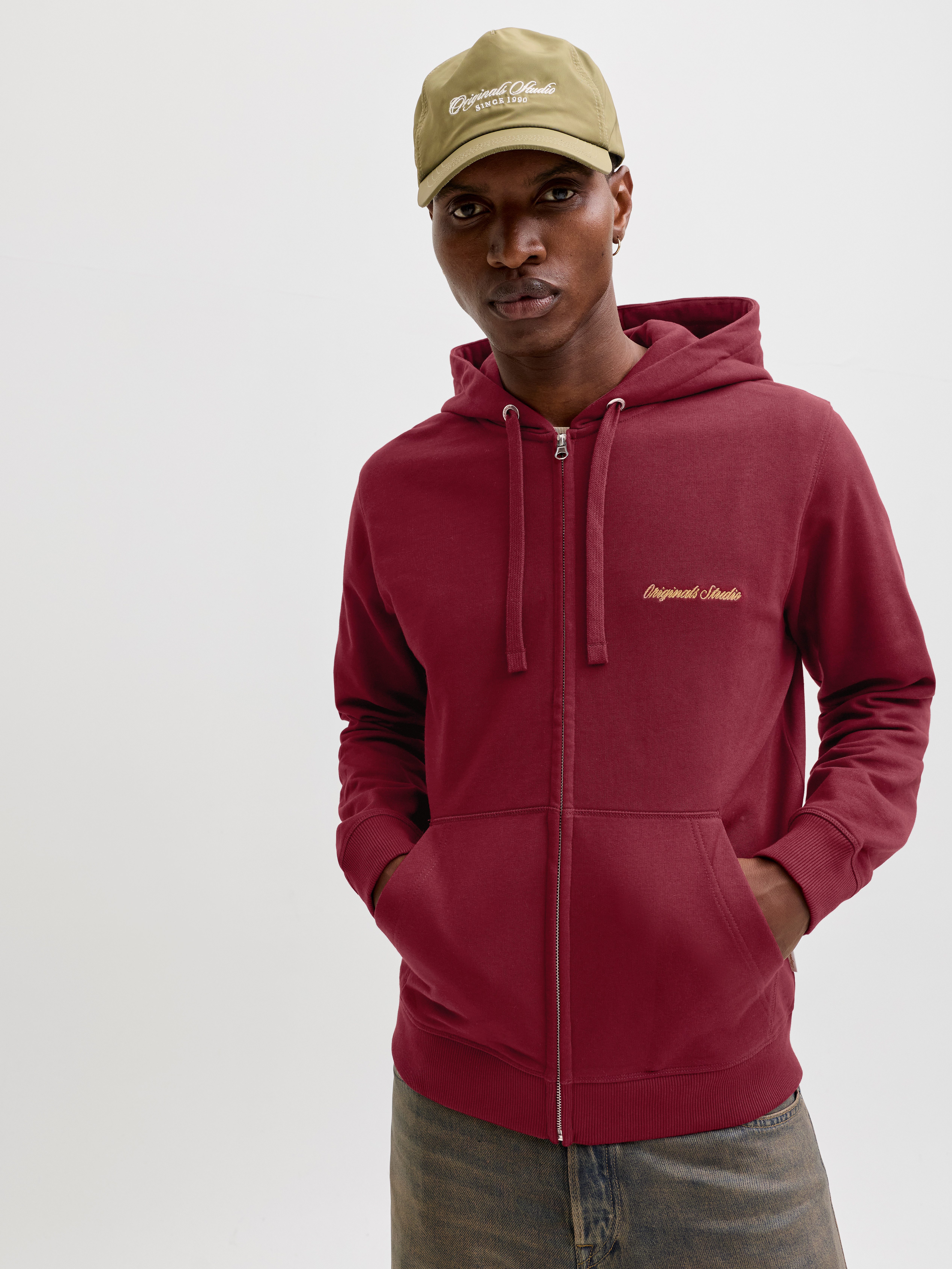 Jack & Jones Kapuzensweatshirt JORNORREBRO EMB SWEAT ZIP HOOD NOOS mit Stickerei