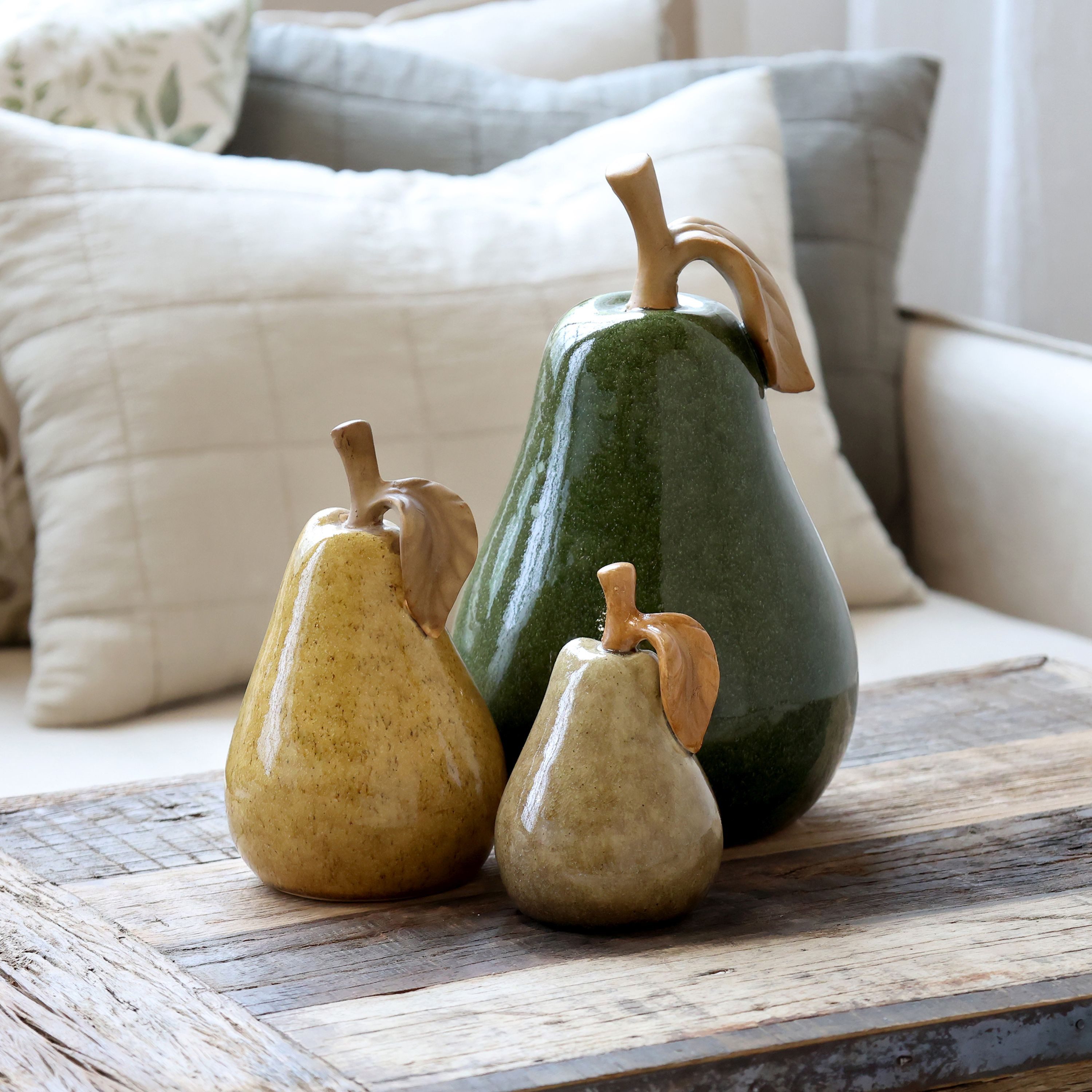 Chic Antique Dekoobjekt Chic Antique - Dekofigur Birne Deko Obst H28/D17,5 cm Keramik Moos